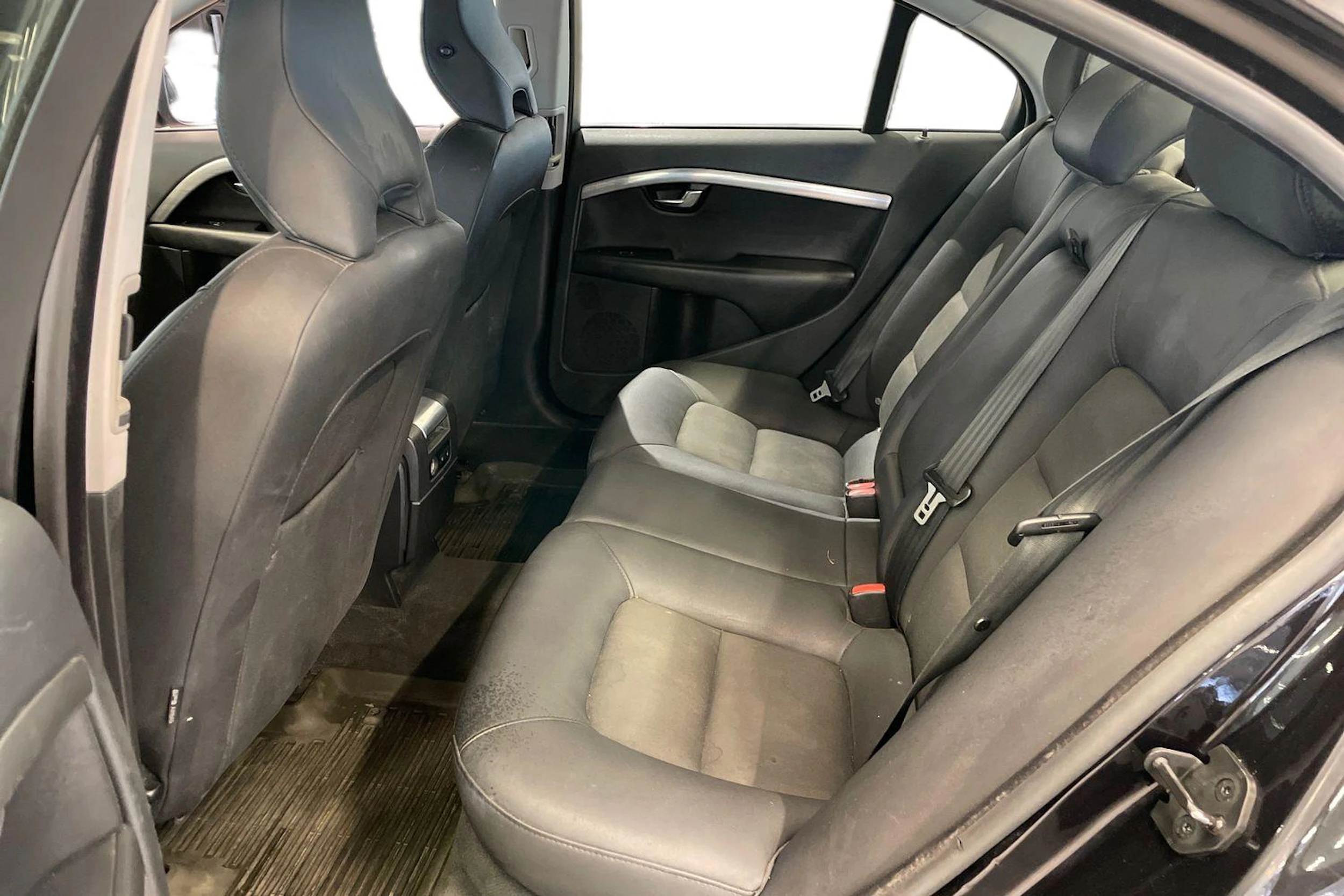 Musta Volvo S80 2011 kuva 8.