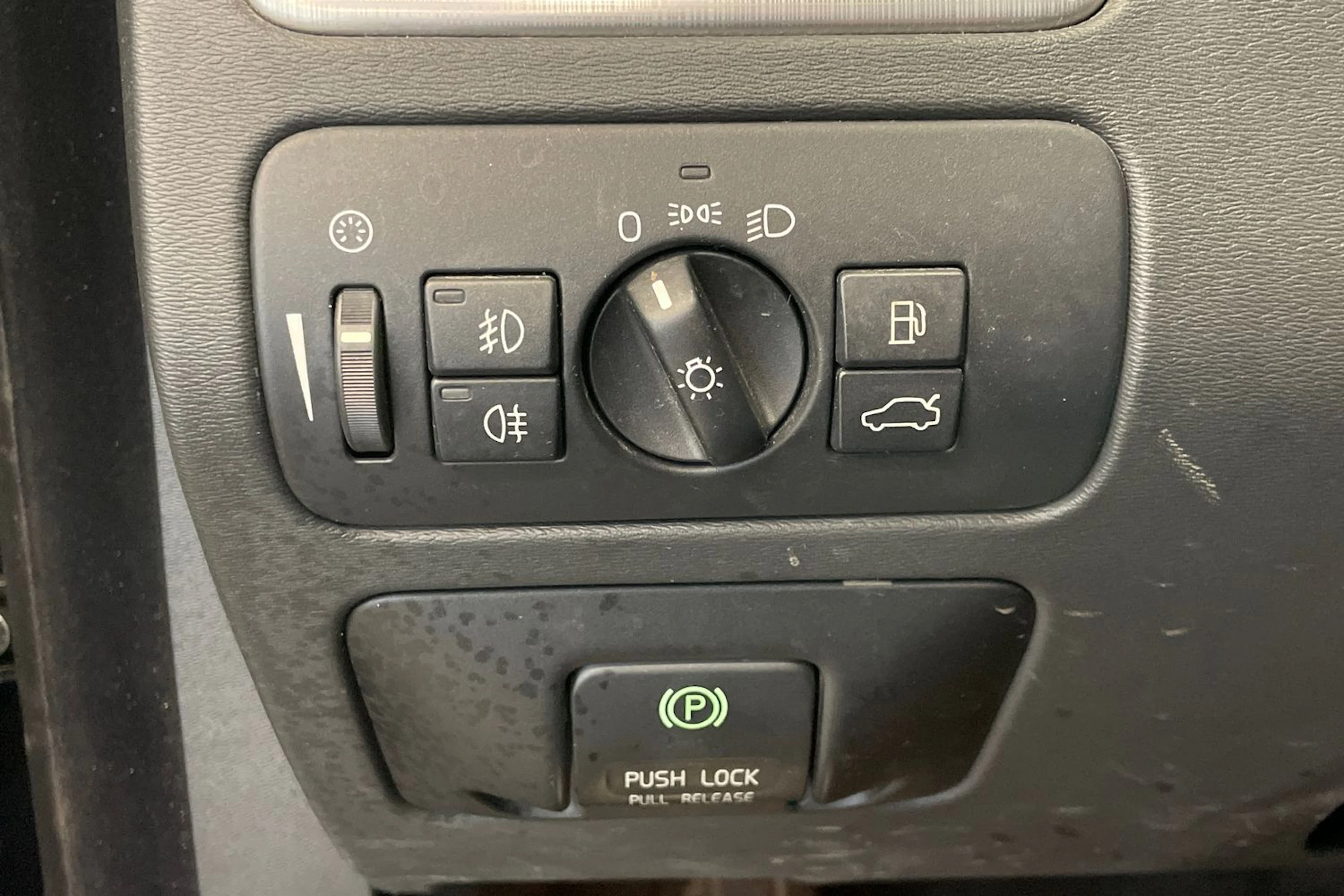 Musta Volvo S80 2011 kuva 17.