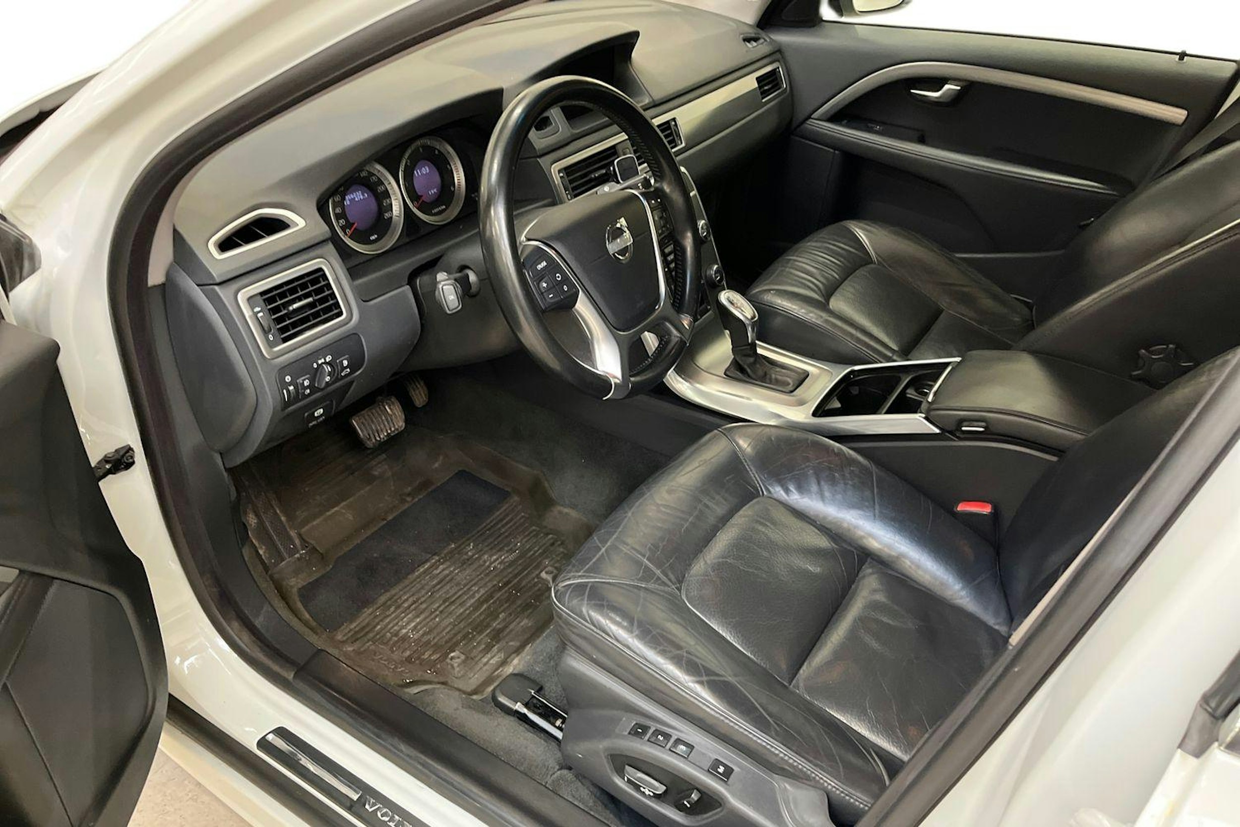 valkoinen Volvo S80 2012 kuva 6.