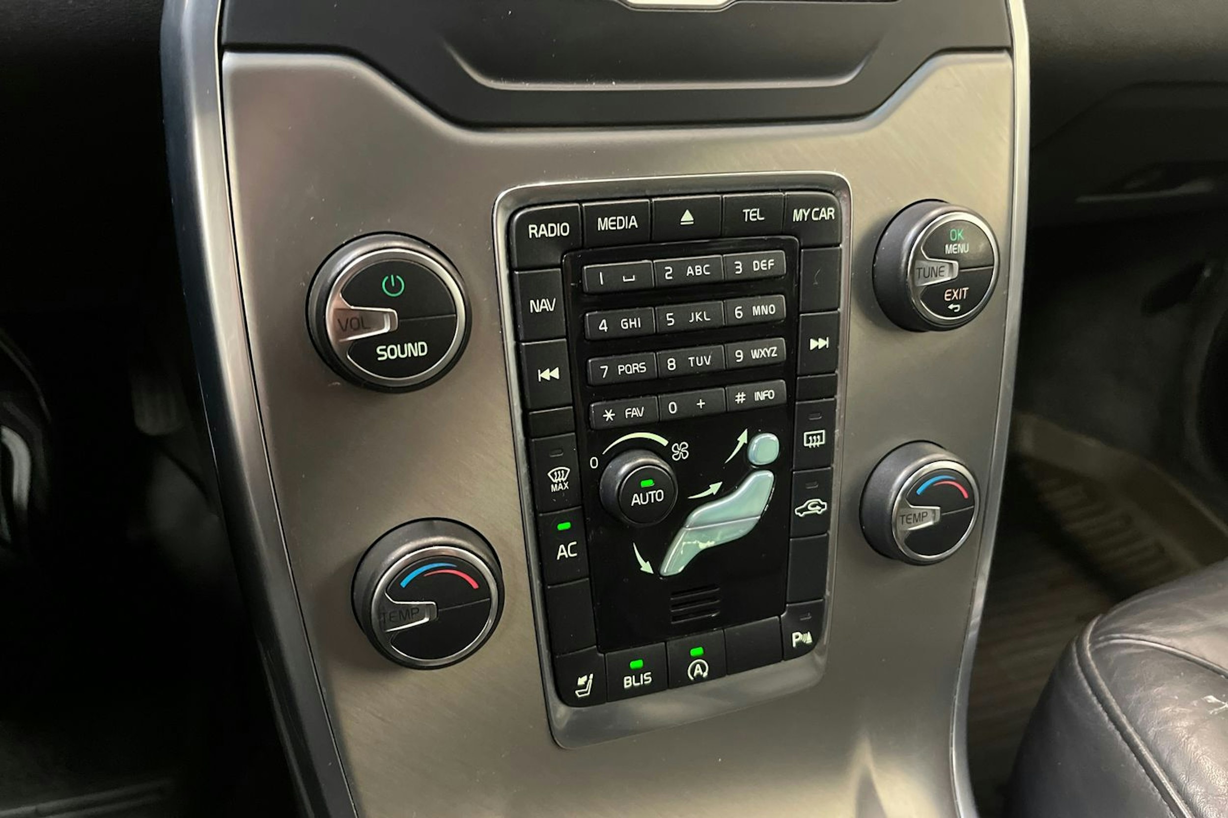 valkoinen Volvo S80 2012 kuva 14.