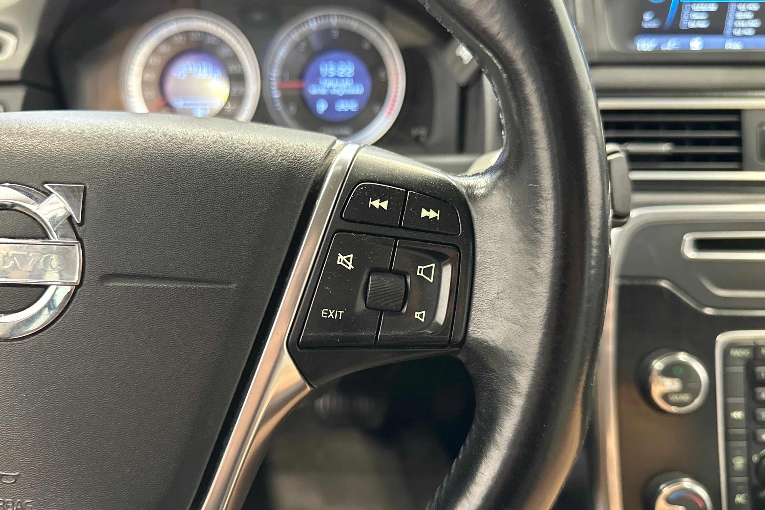 musta Volvo S80 2012 kuva 14.