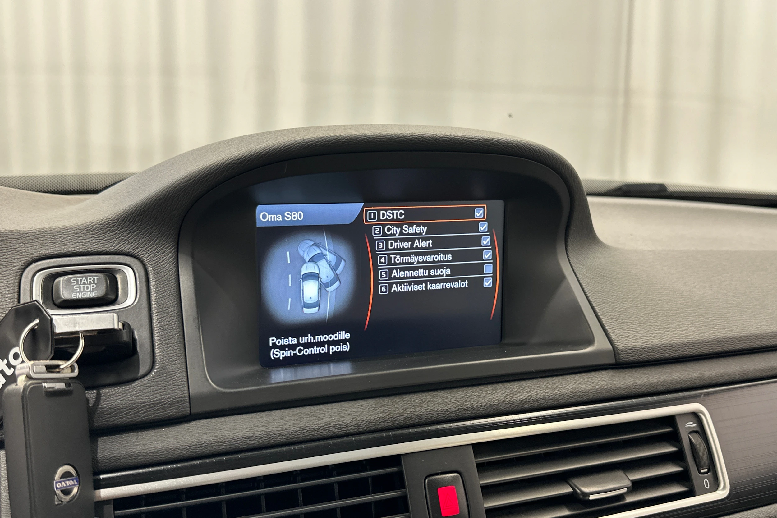 musta Volvo S80 2012 kuva 19.