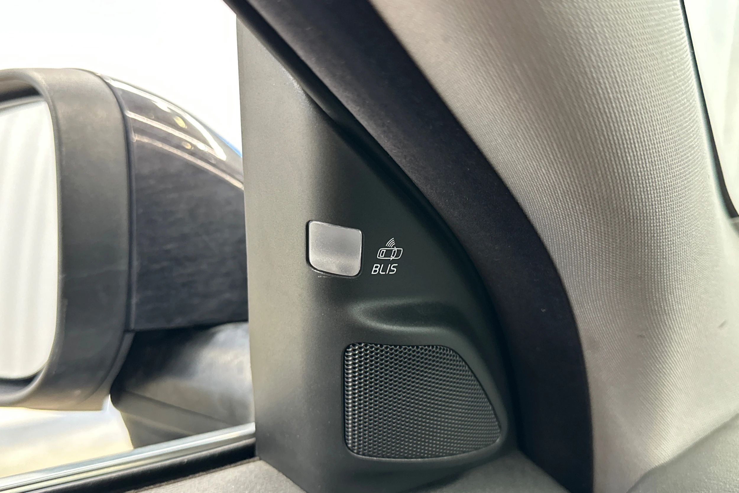 musta Volvo S80 2012 kuva 22.