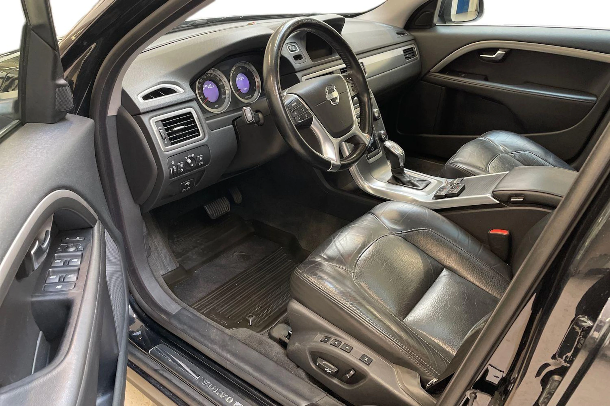 musta Volvo S80 2013 kuva 6.