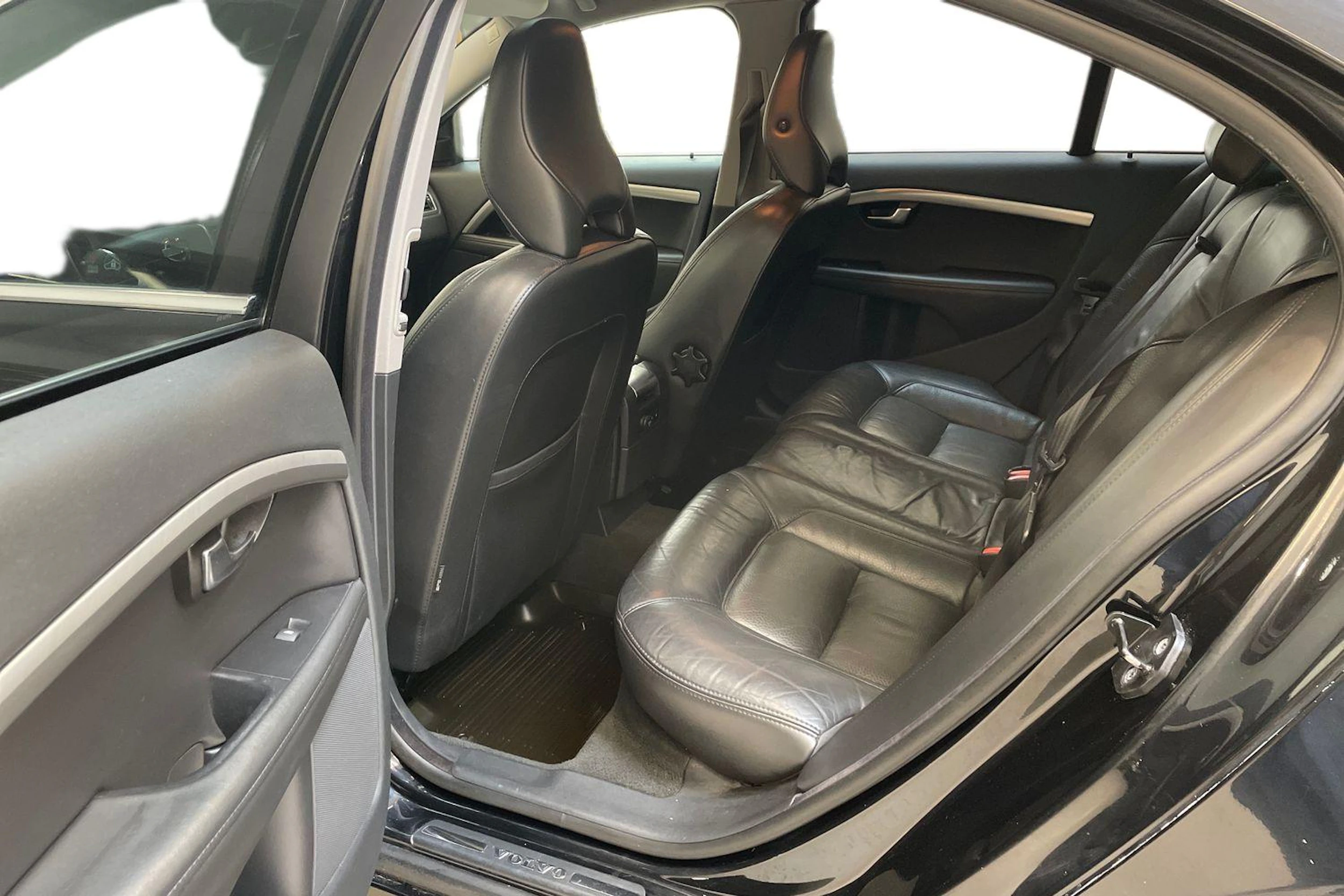 musta Volvo S80 2013 kuva 8.
