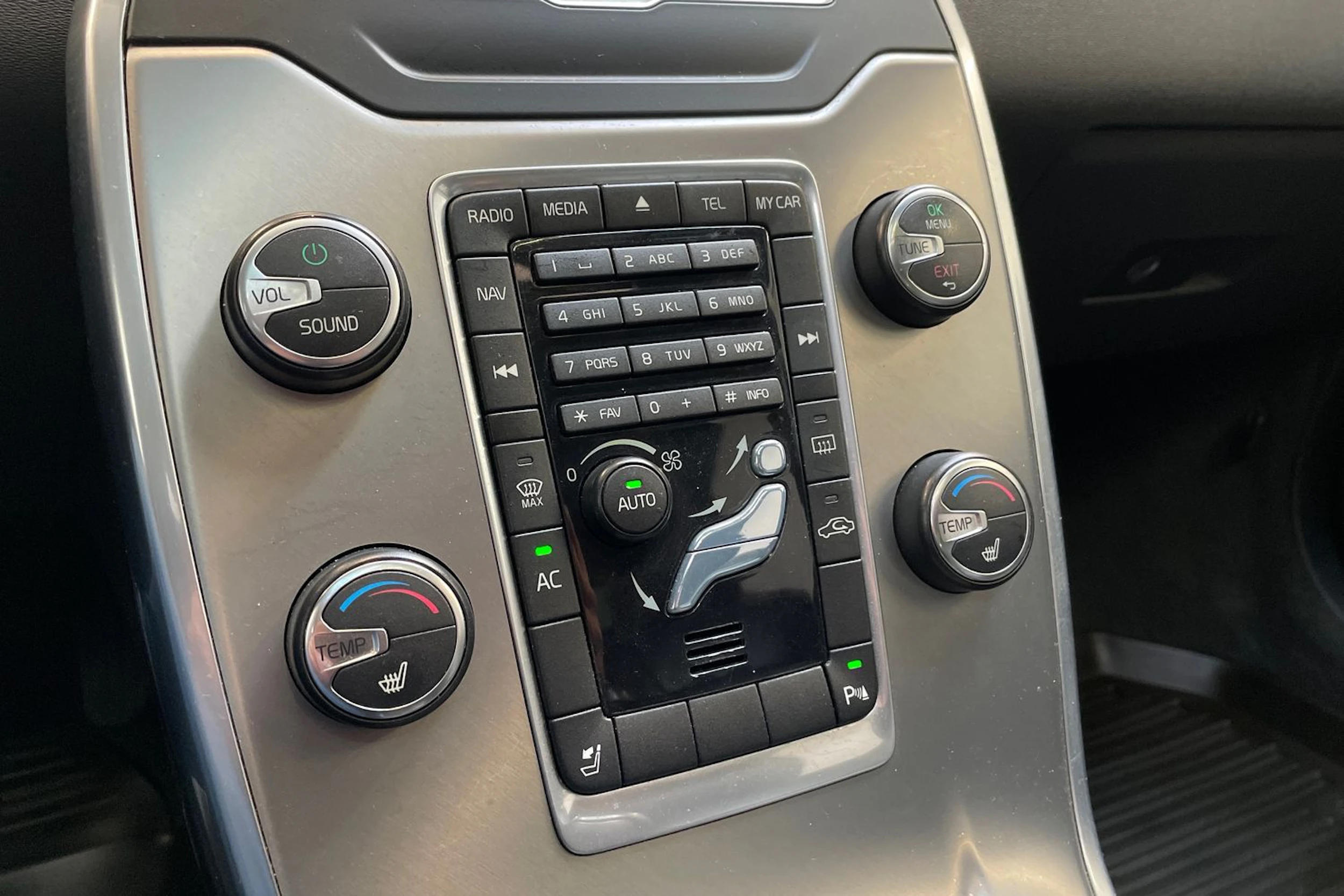 musta Volvo S80 2013 kuva 25.