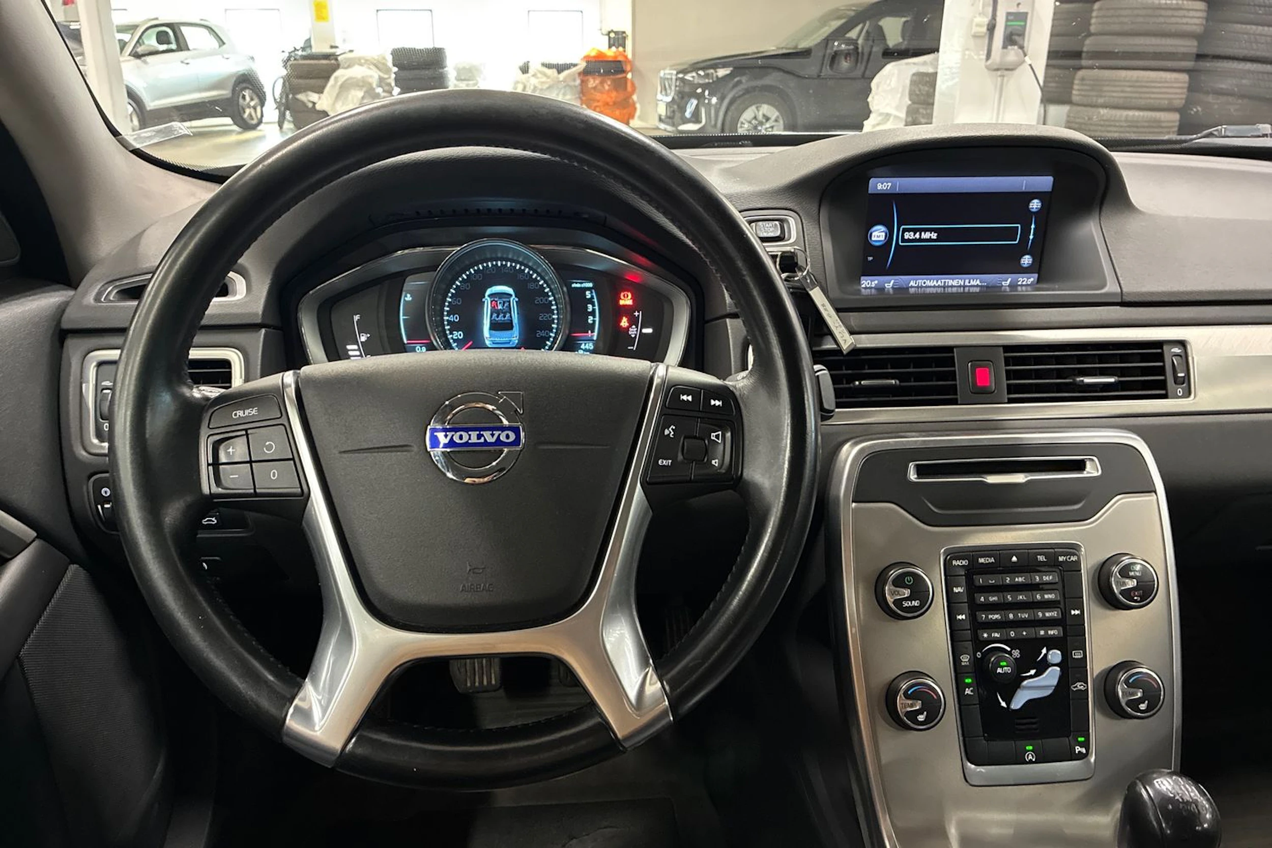 musta Volvo S80 2014 kuva 11.