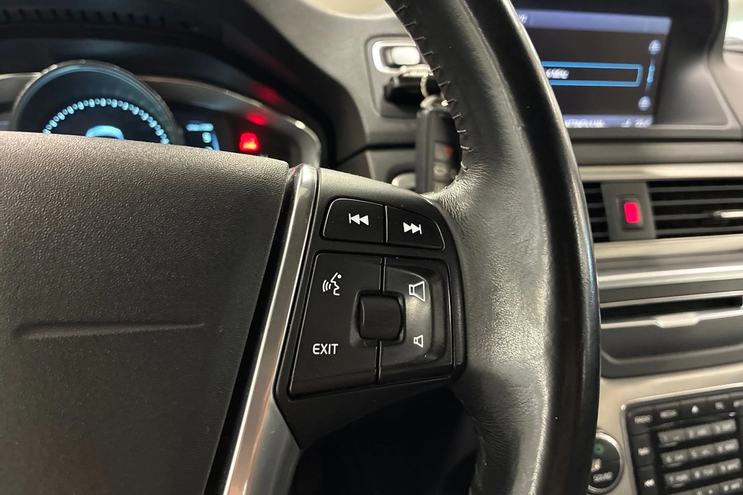 musta Volvo S80 2014 kuva 14.