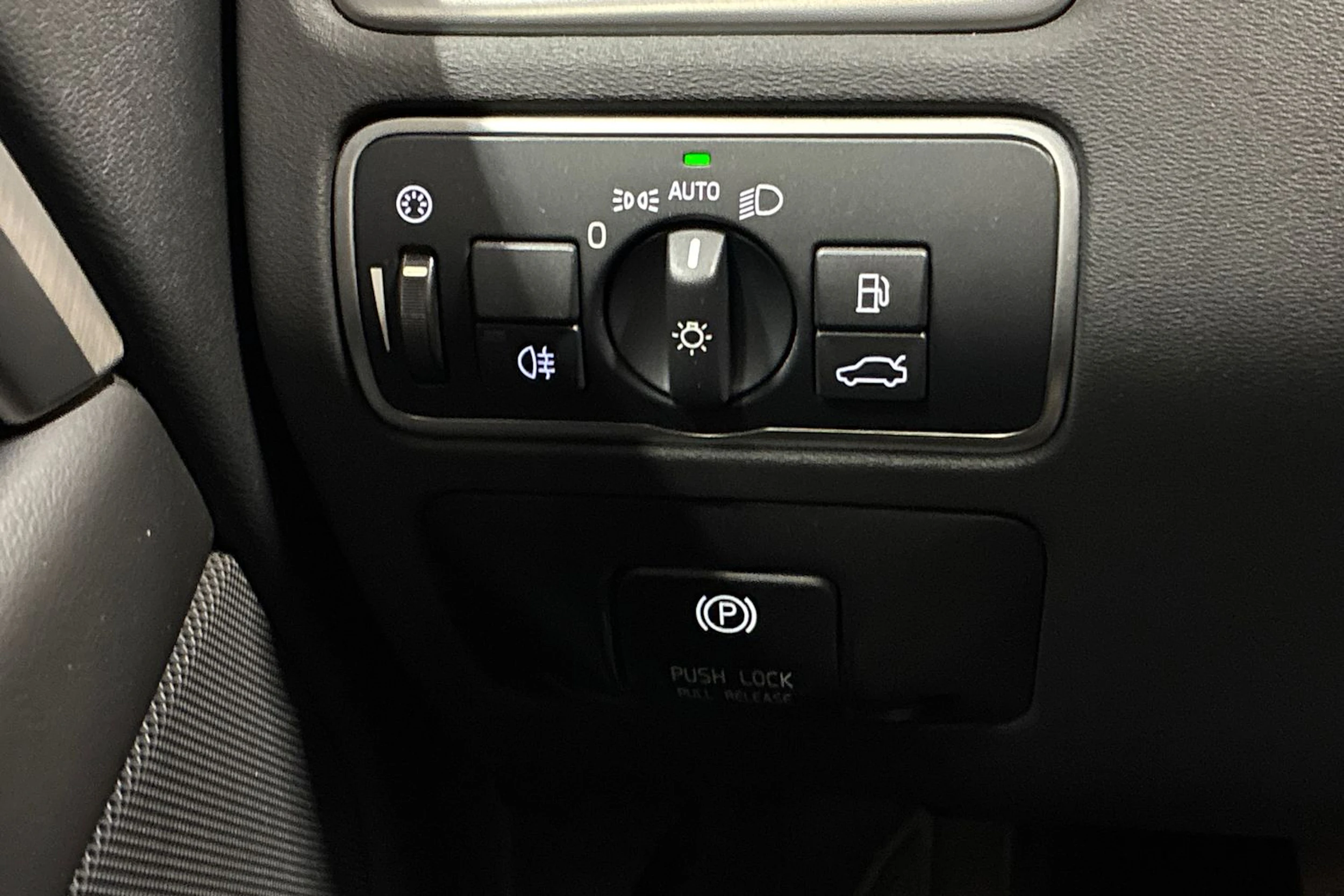 musta Volvo S80 2014 kuva 15.