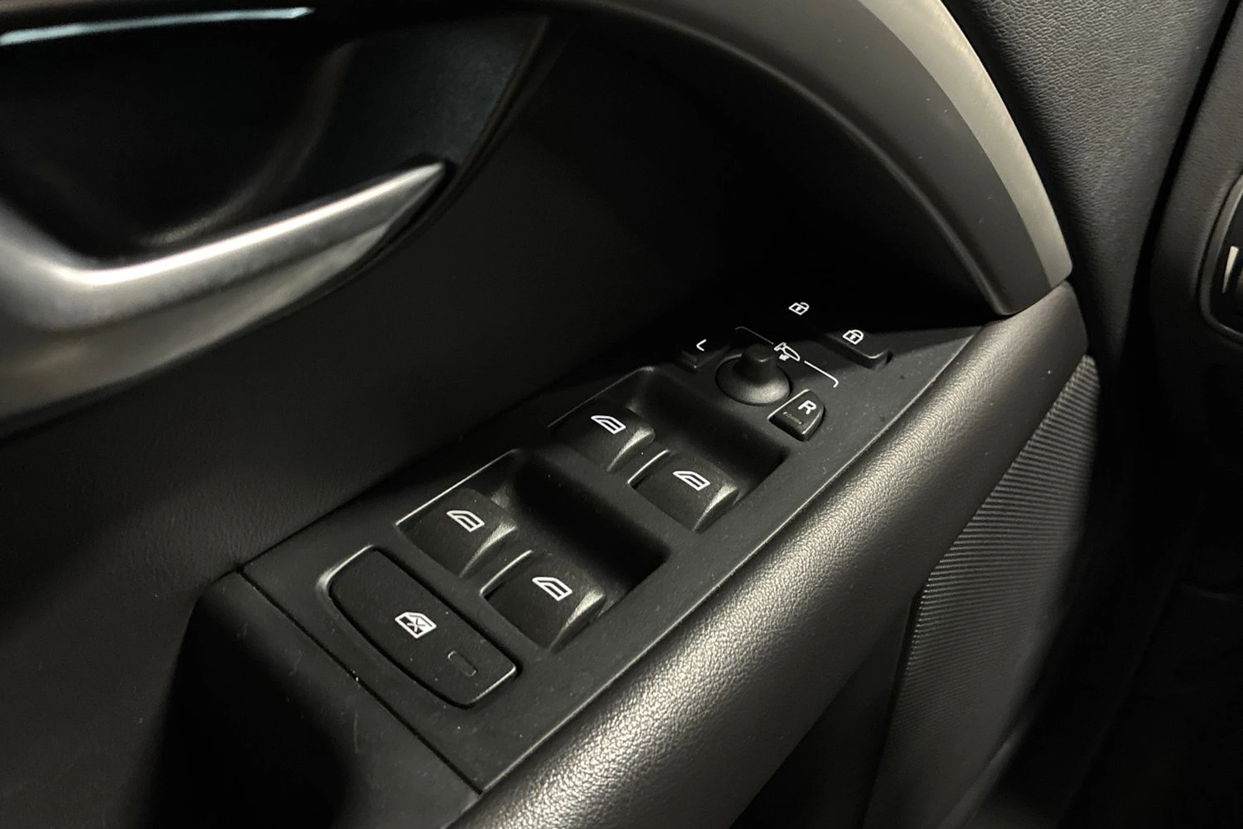 musta Volvo S80 2014 kuva 16.