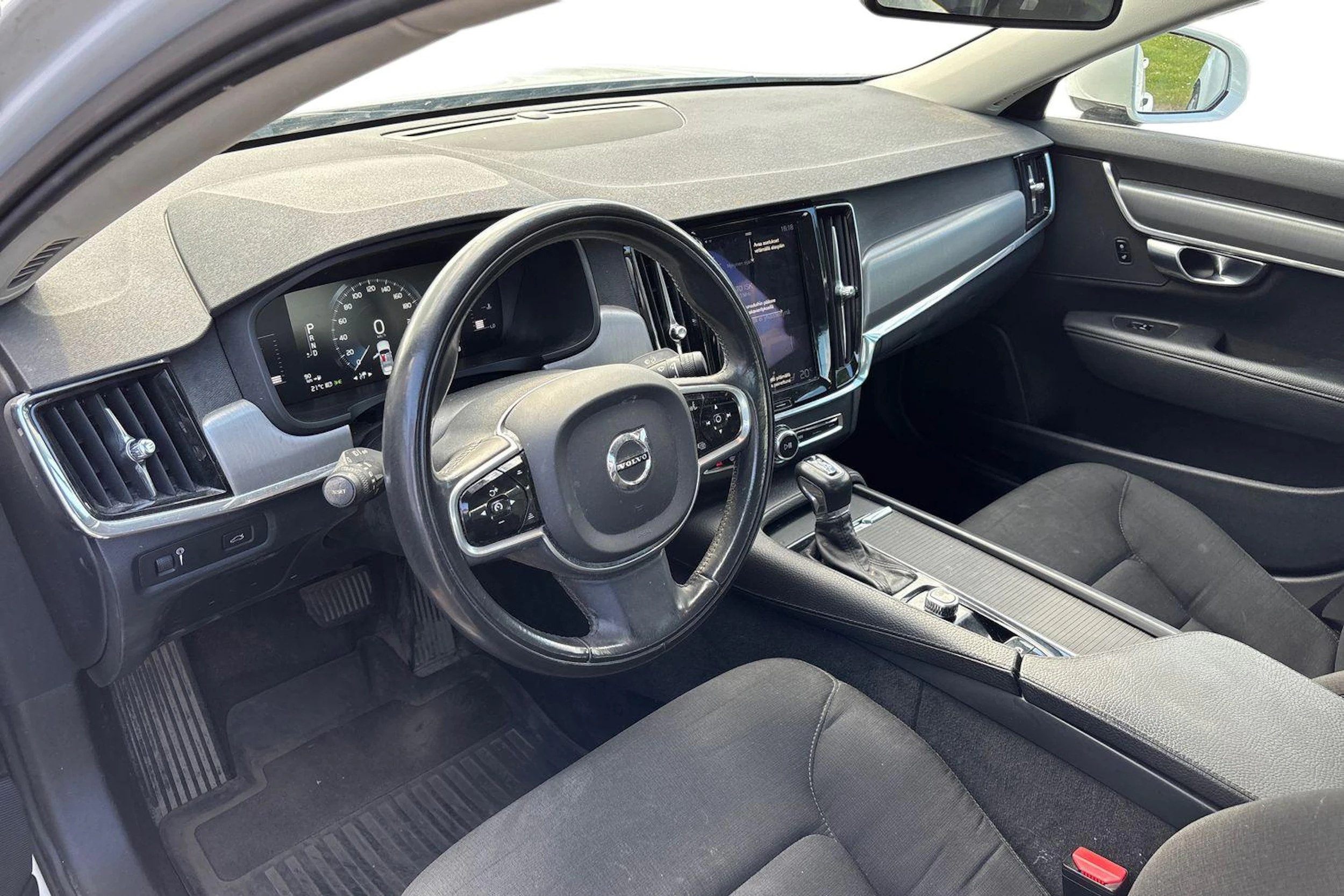 valkoinen Volvo S90 2017 kuva 3.