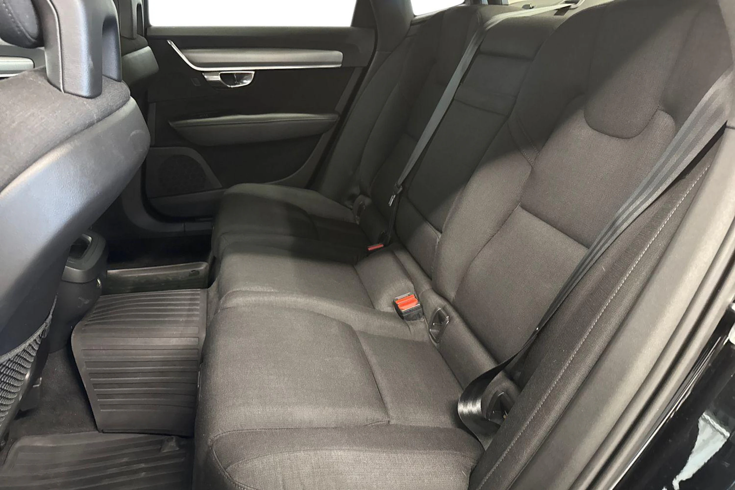 musta Volvo S90 2016 kuva 11.