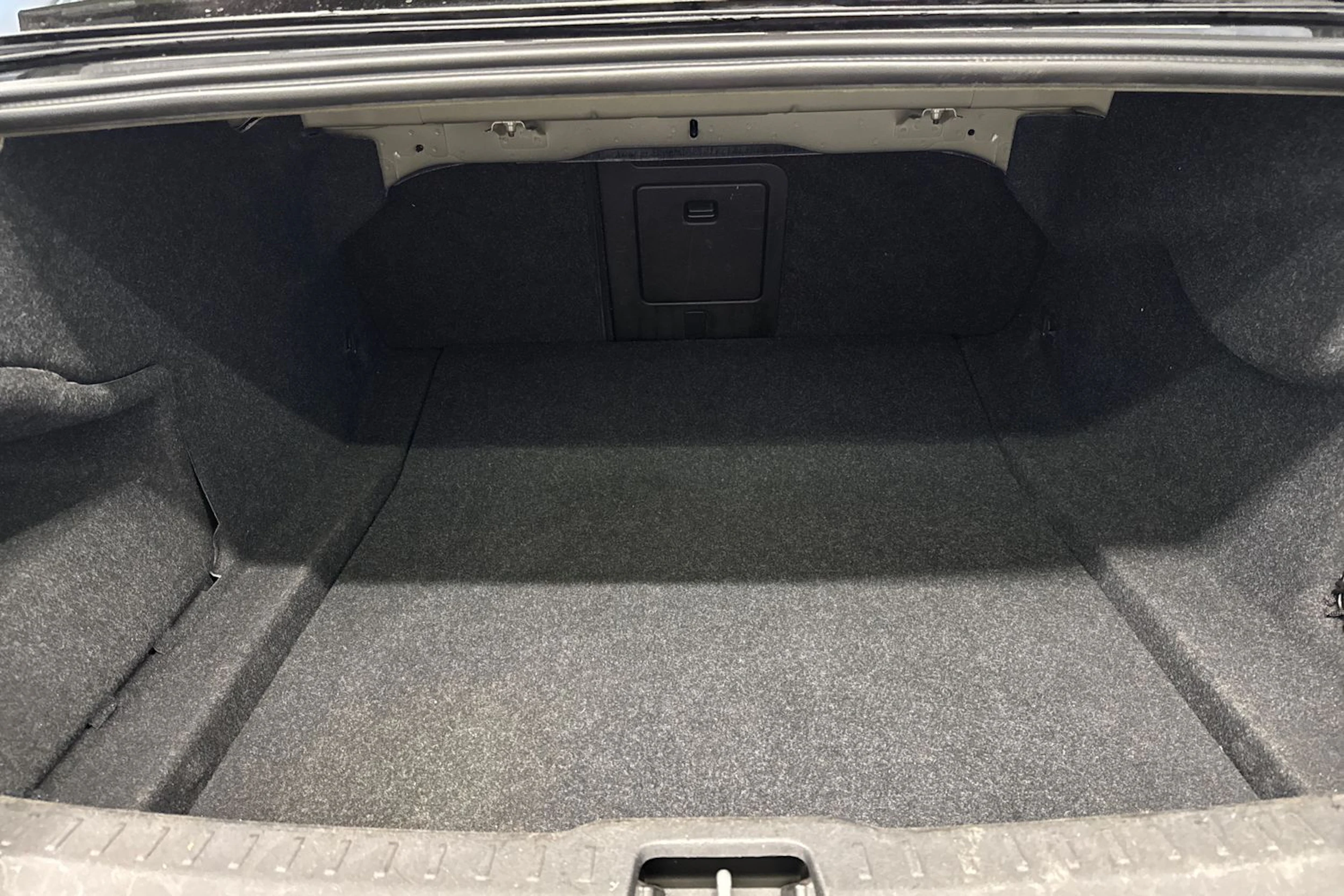 musta Volvo S90 2016 kuva 16.