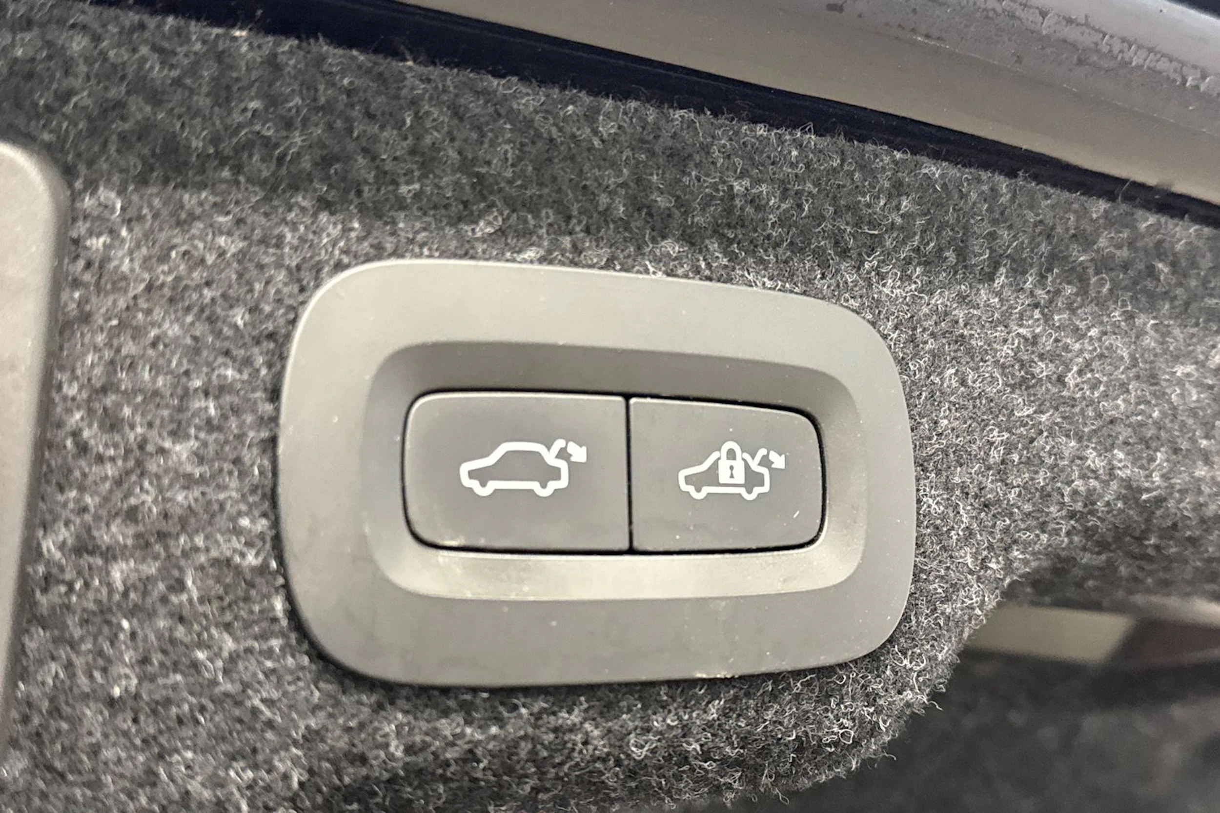 musta Volvo S90 2016 kuva 17.
