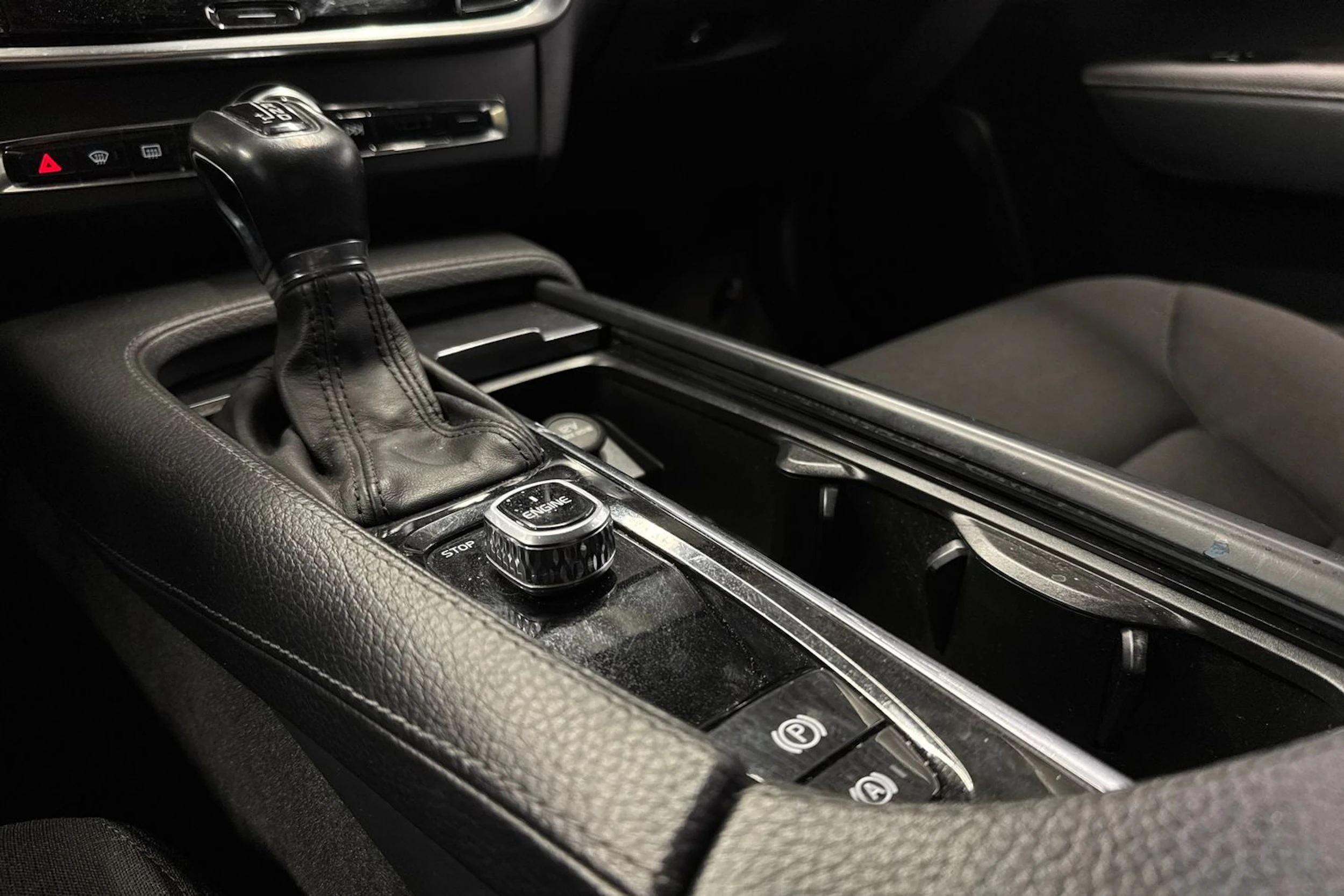 musta Volvo S90 2016 kuva 22.