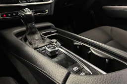 musta Volvo S90 2016 kuva 22.