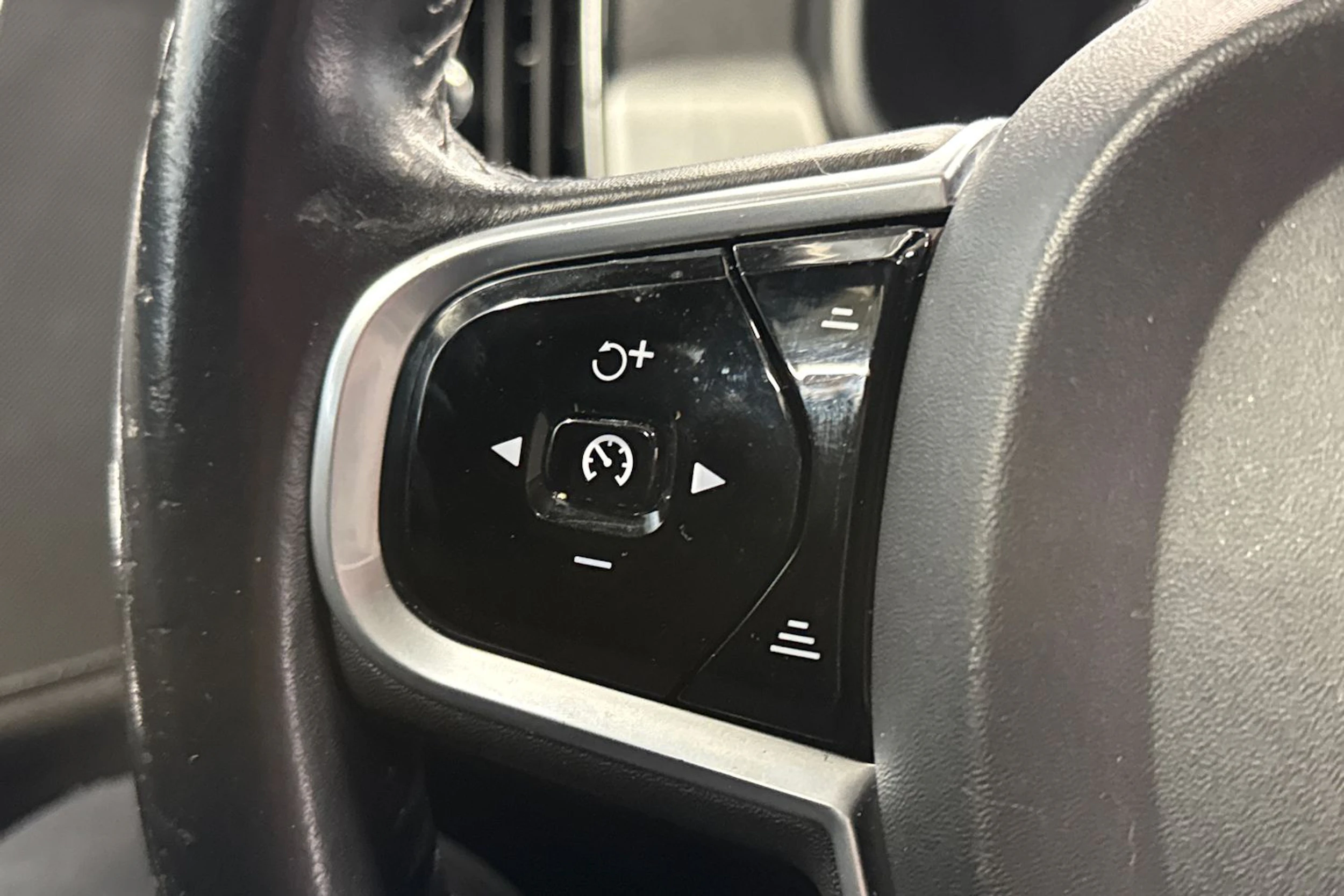 musta Volvo S90 2016 kuva 23.