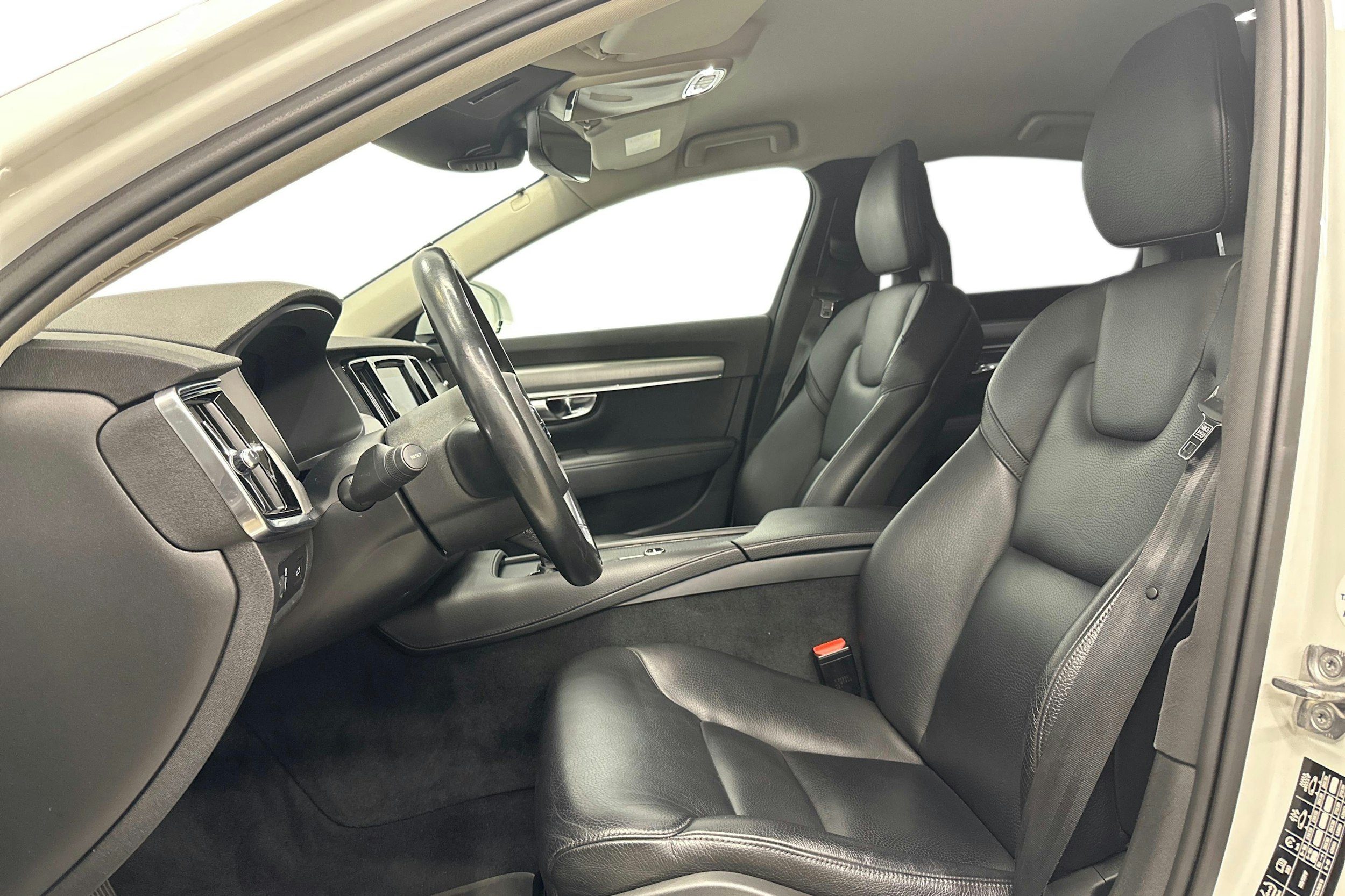 valkoinen Volvo S90 2016 kuva 9.