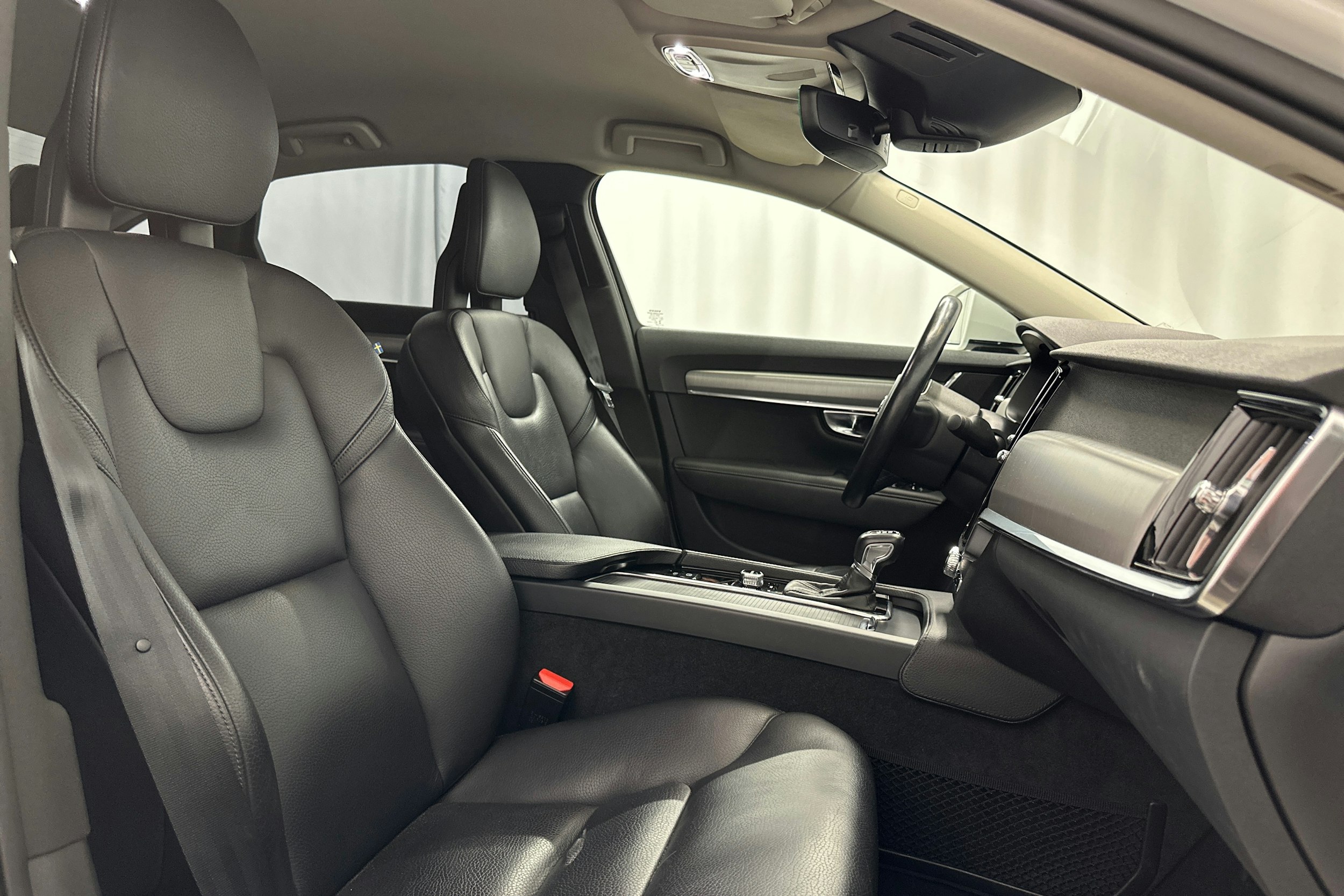 valkoinen Volvo S90 2016 kuva 12.