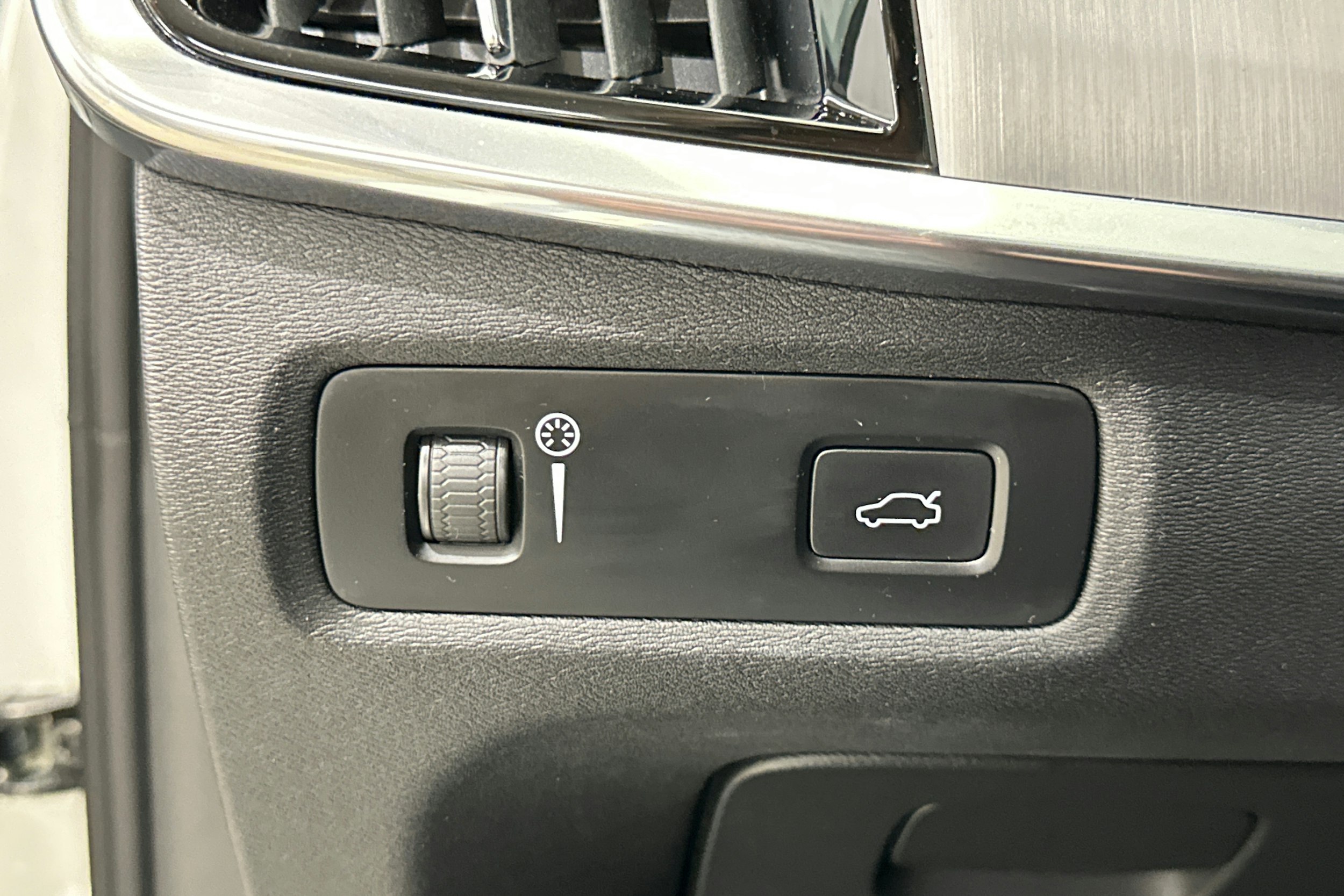 valkoinen Volvo S90 2016 kuva 15.