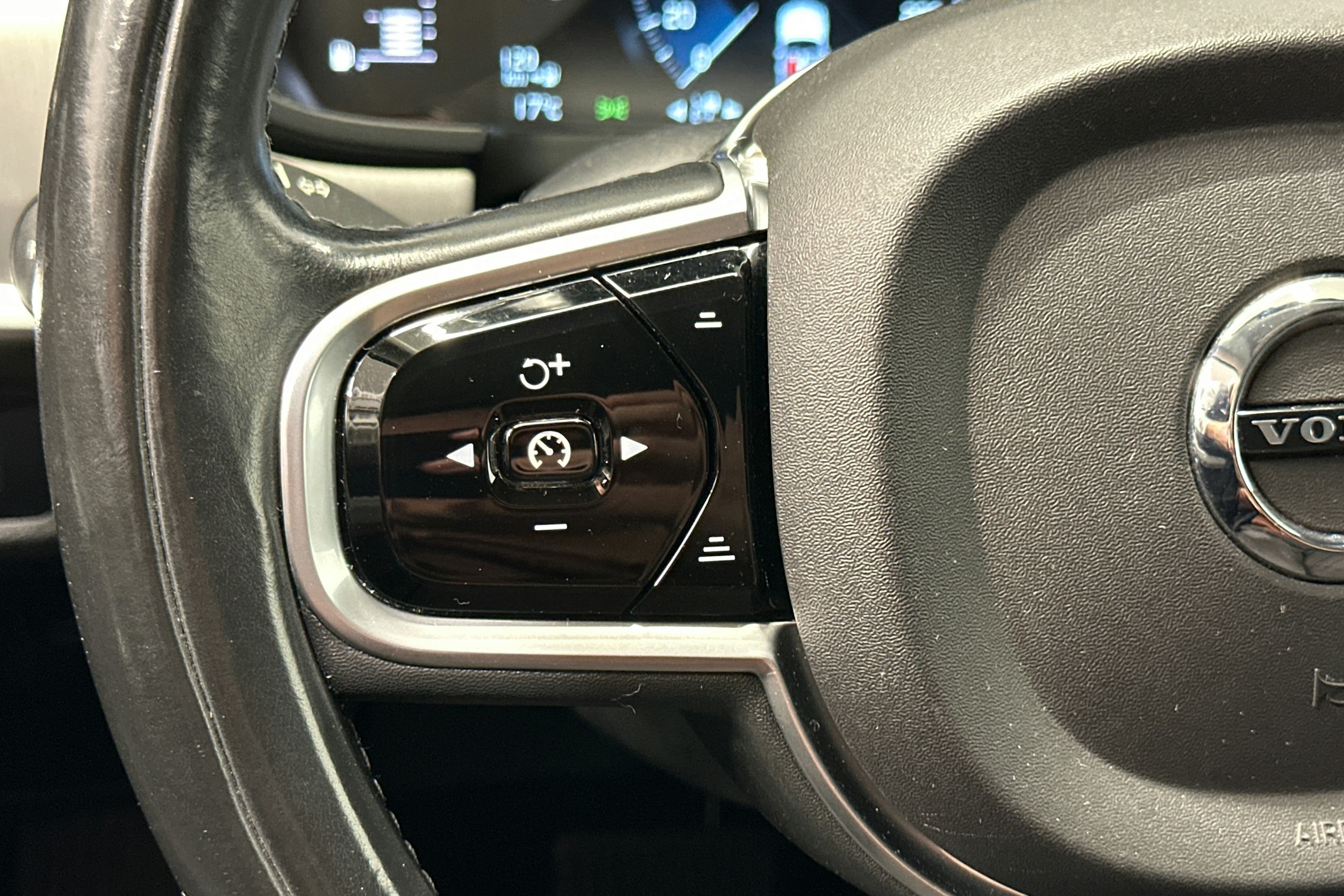 valkoinen Volvo S90 2016 kuva 16.