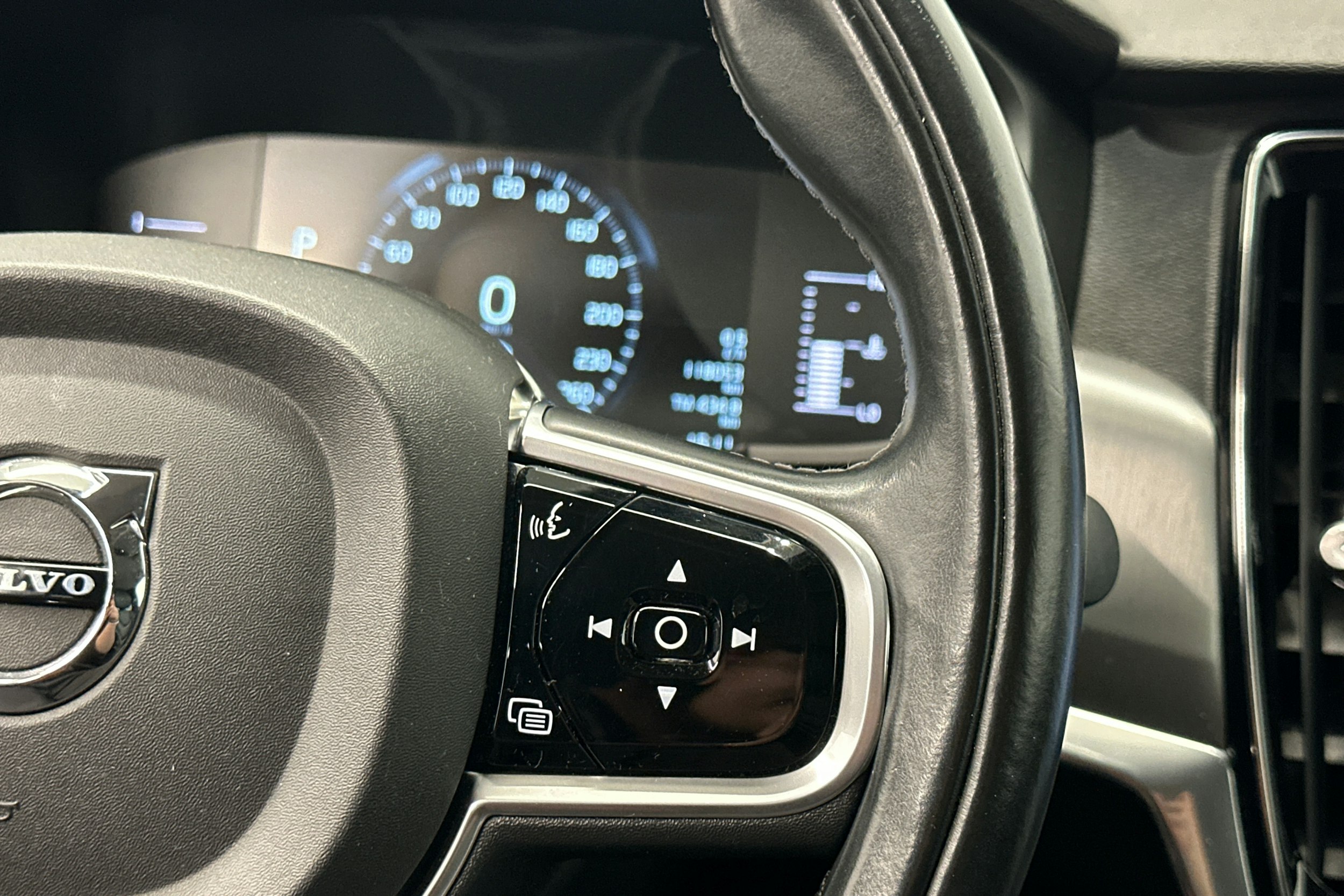 valkoinen Volvo S90 2016 kuva 17.