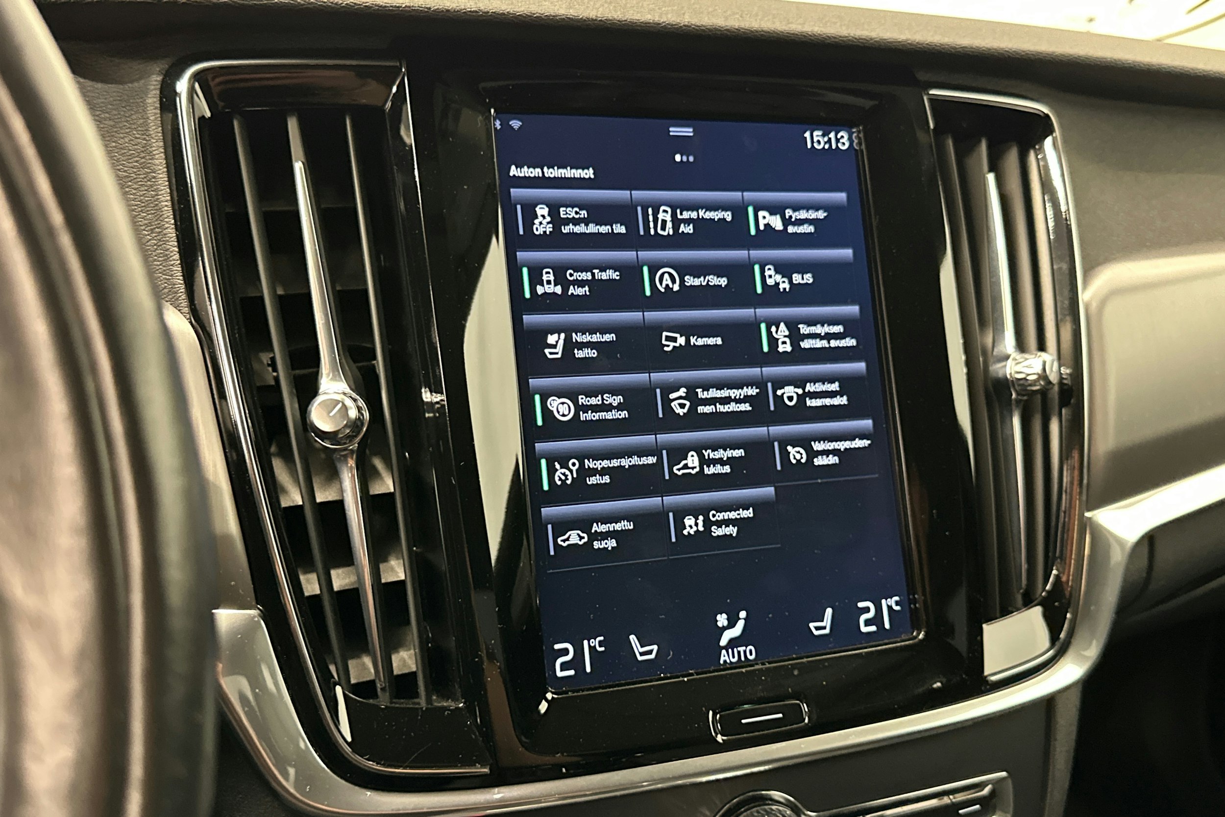 valkoinen Volvo S90 2016 kuva 21.