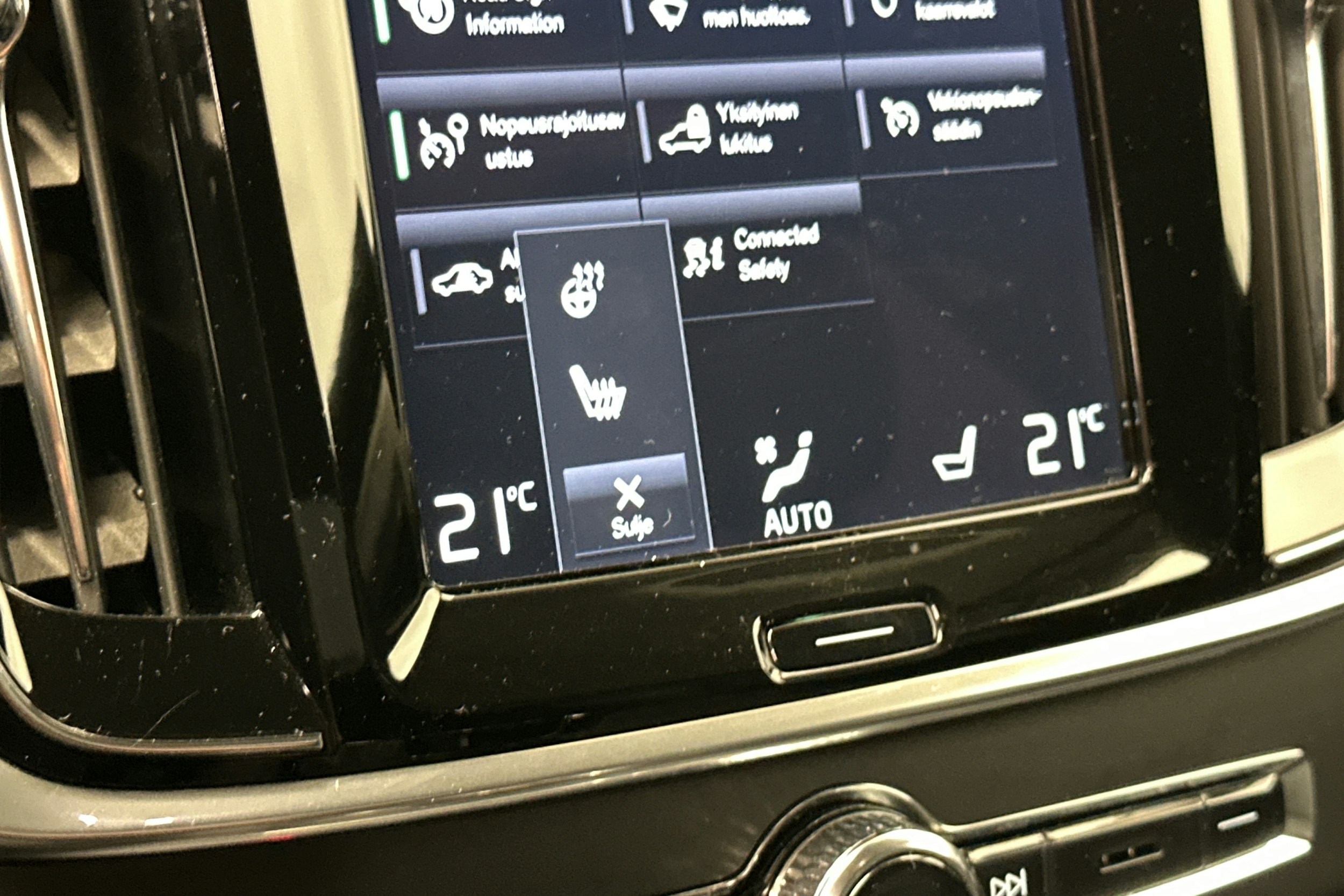 valkoinen Volvo S90 2016 kuva 22.