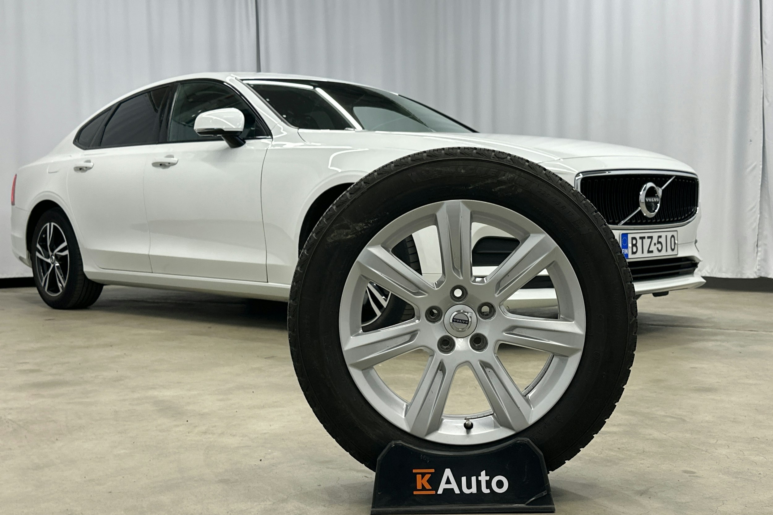 valkoinen Volvo S90 2016 kuva 26.