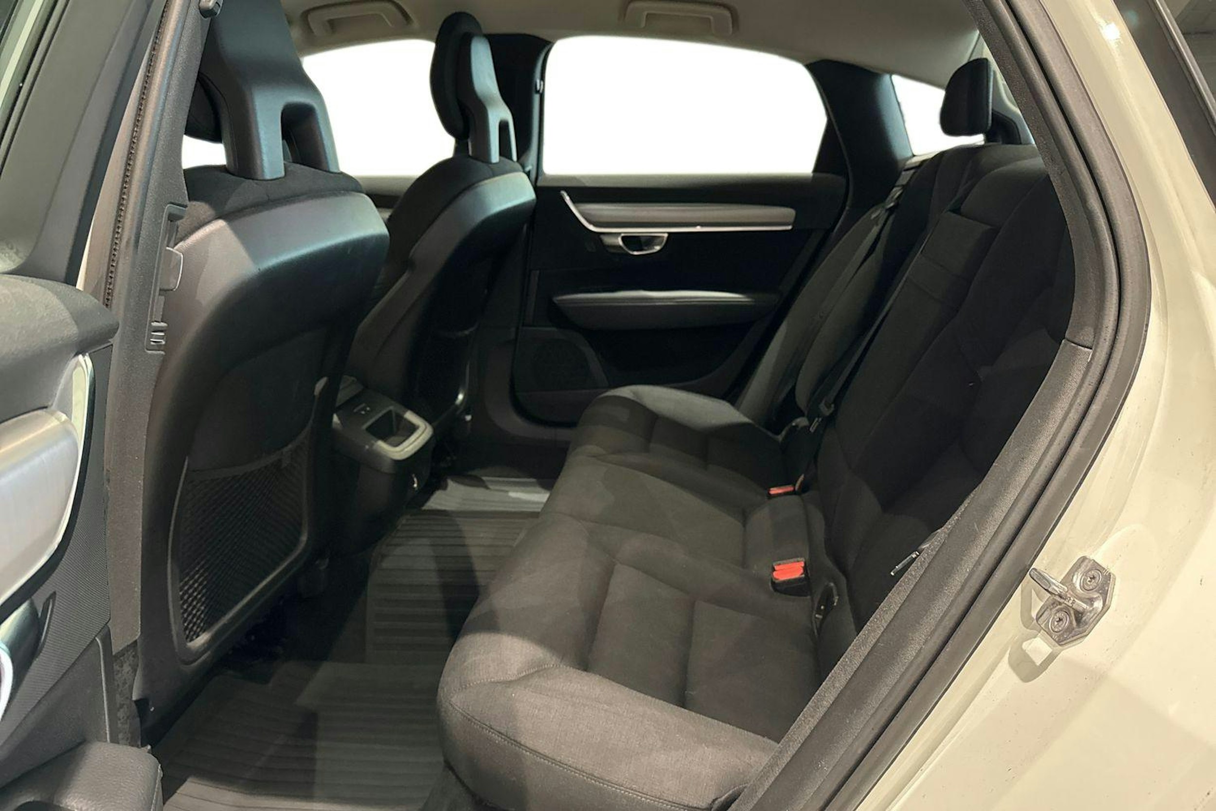 valkoinen Volvo S90 2016 kuva 10.