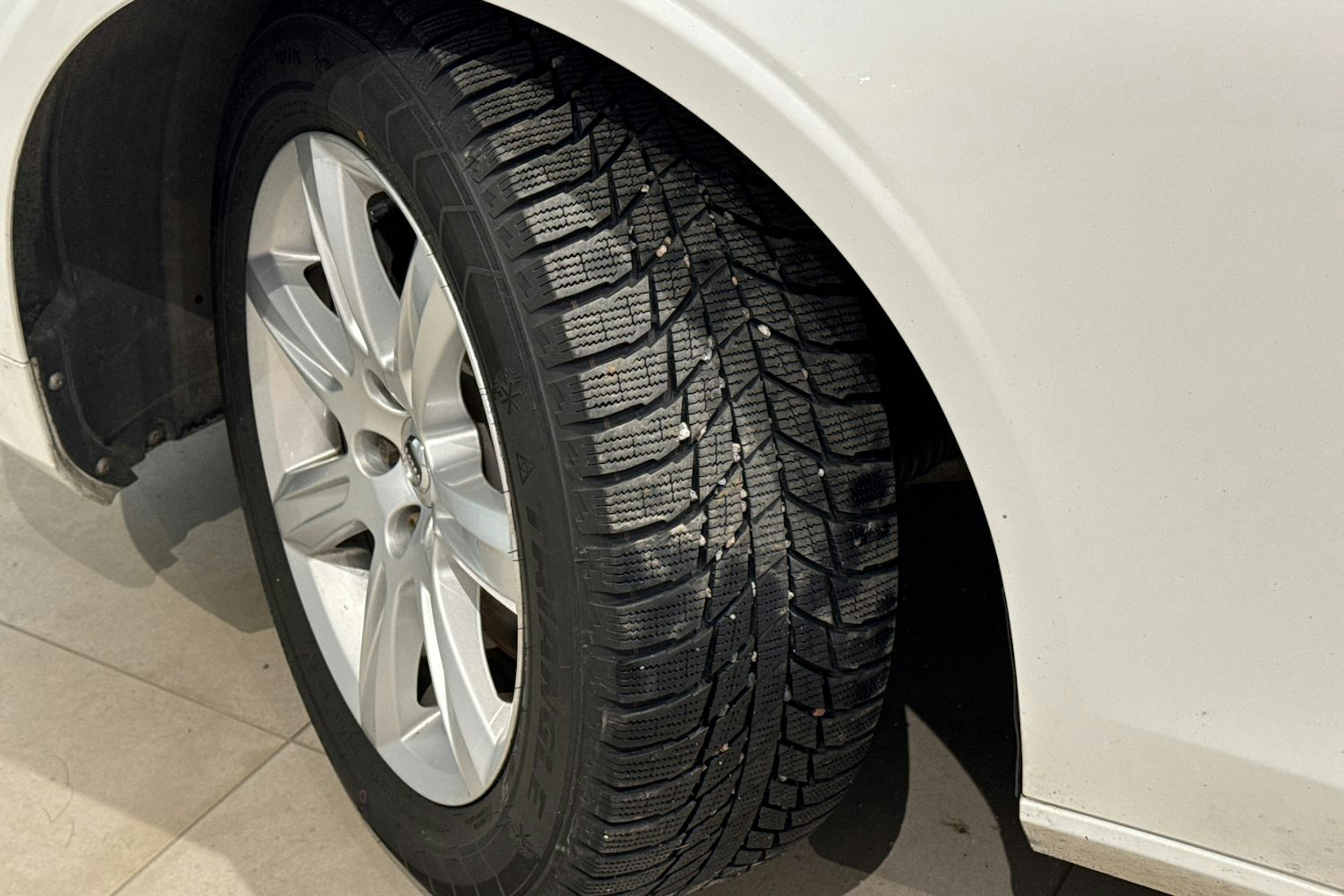 valkoinen Volvo S90 2016 kuva 13.