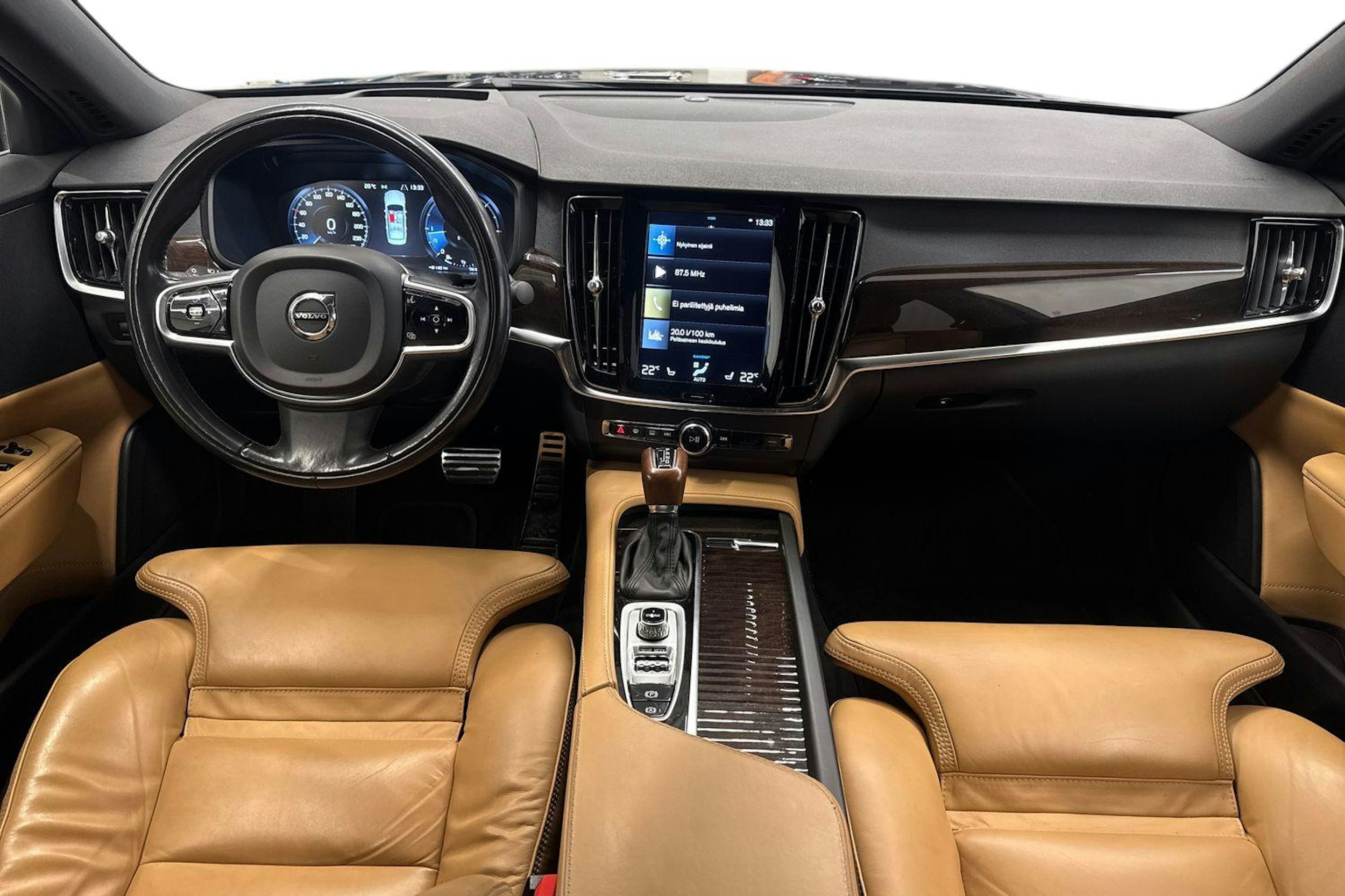 musta Volvo S90 2017 kuva 9.