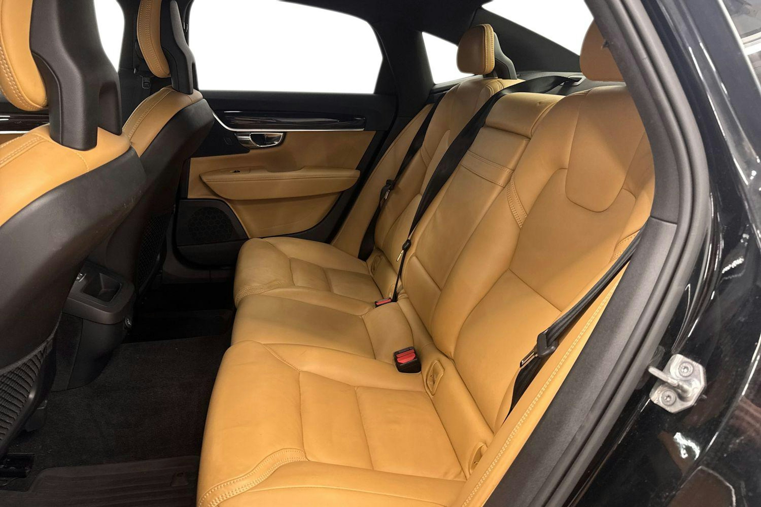 musta Volvo S90 2017 kuva 10.