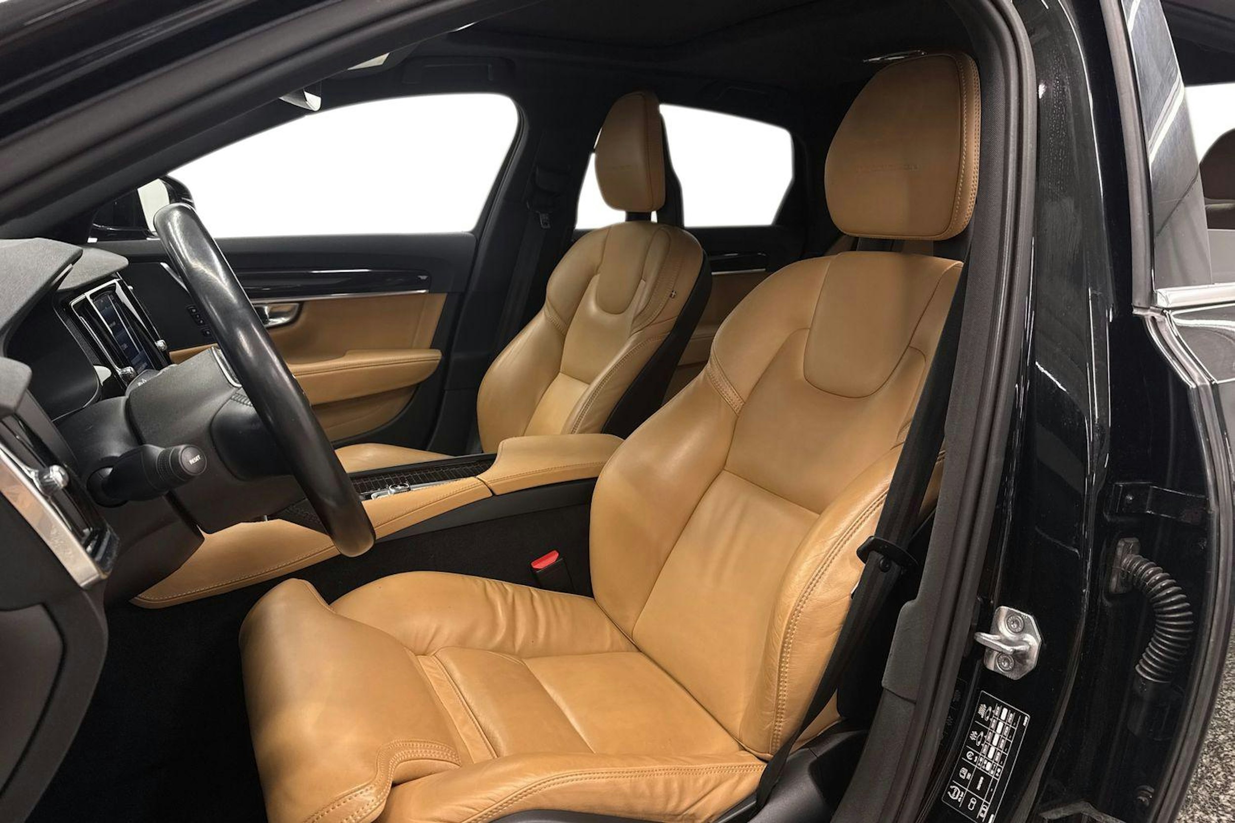 musta Volvo S90 2017 kuva 11.