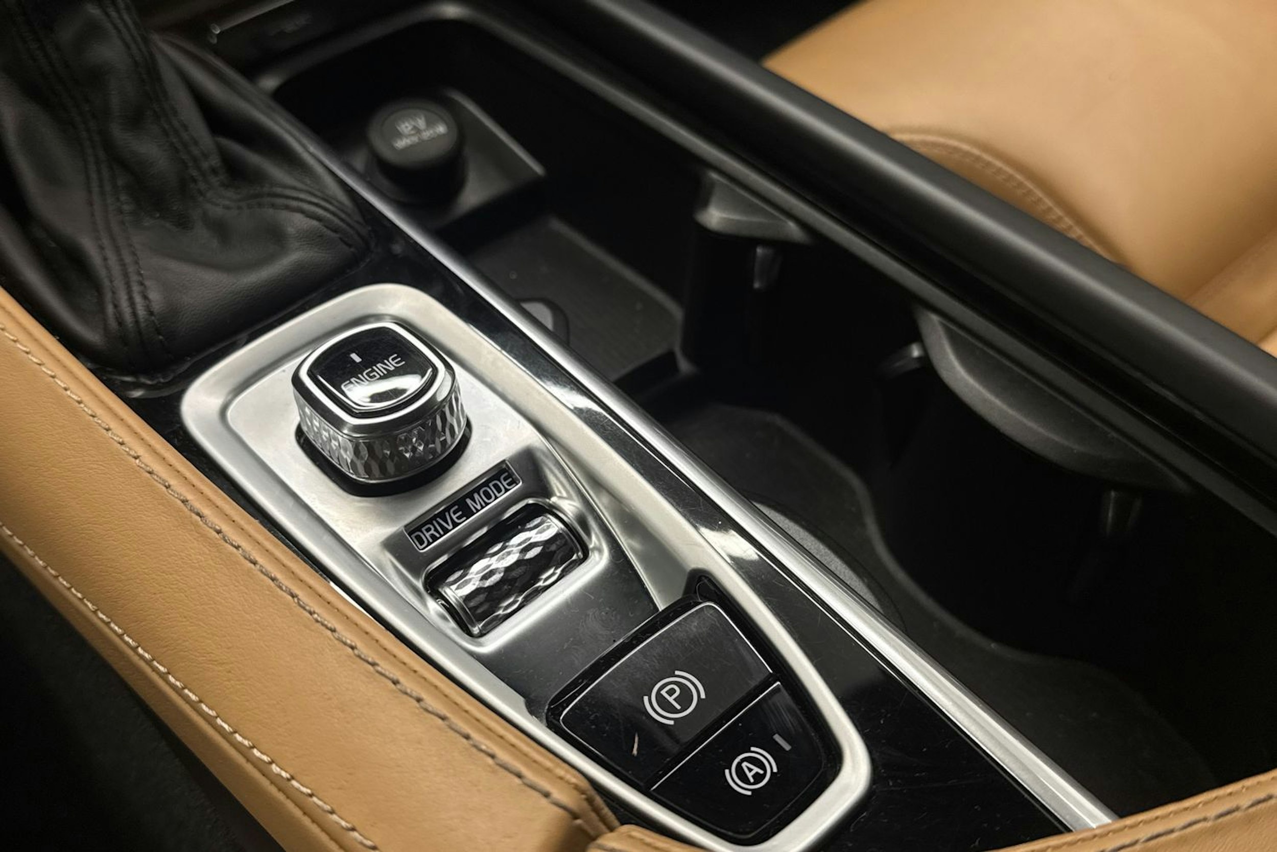 musta Volvo S90 2017 kuva 21.