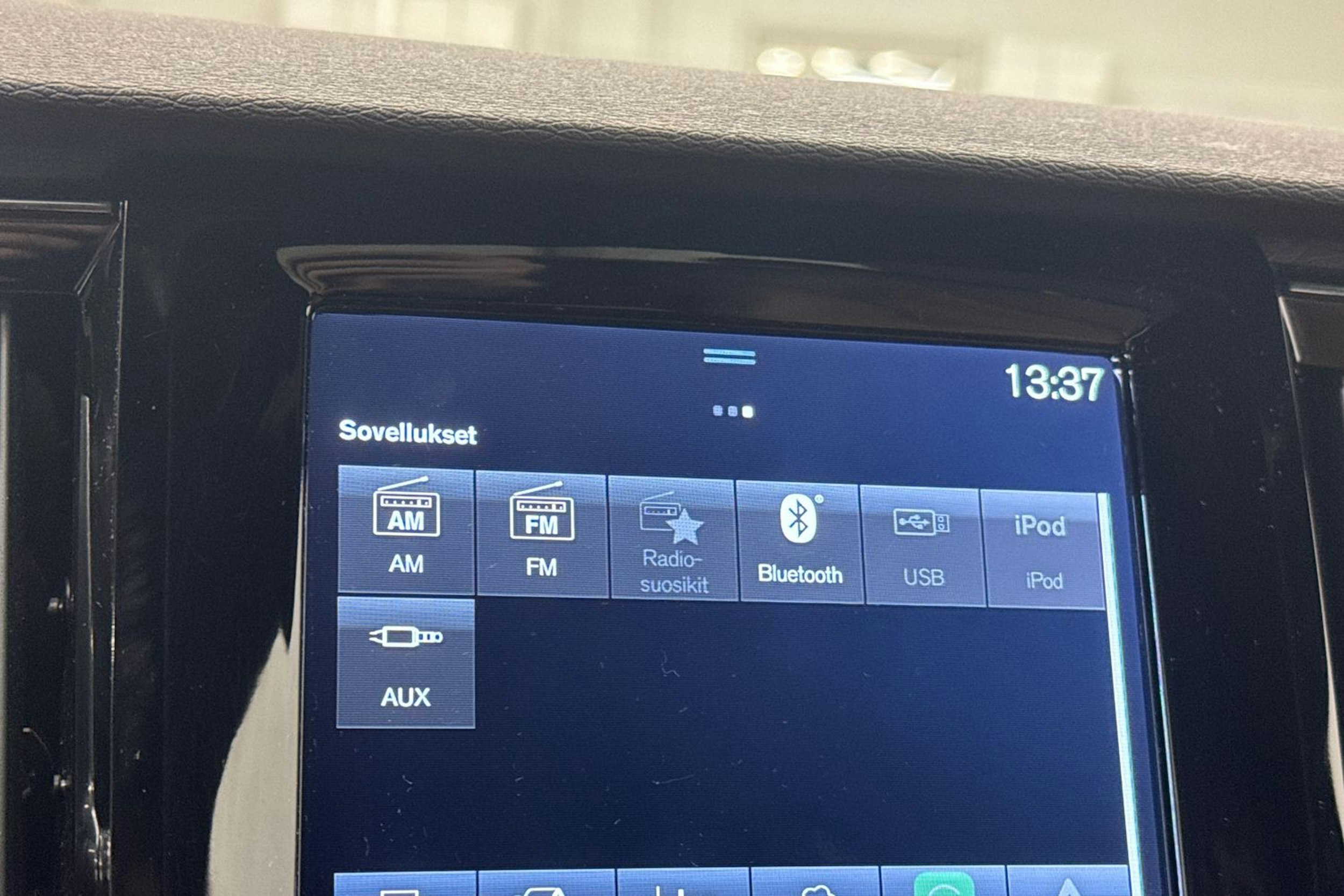 musta Volvo S90 2017 kuva 27.