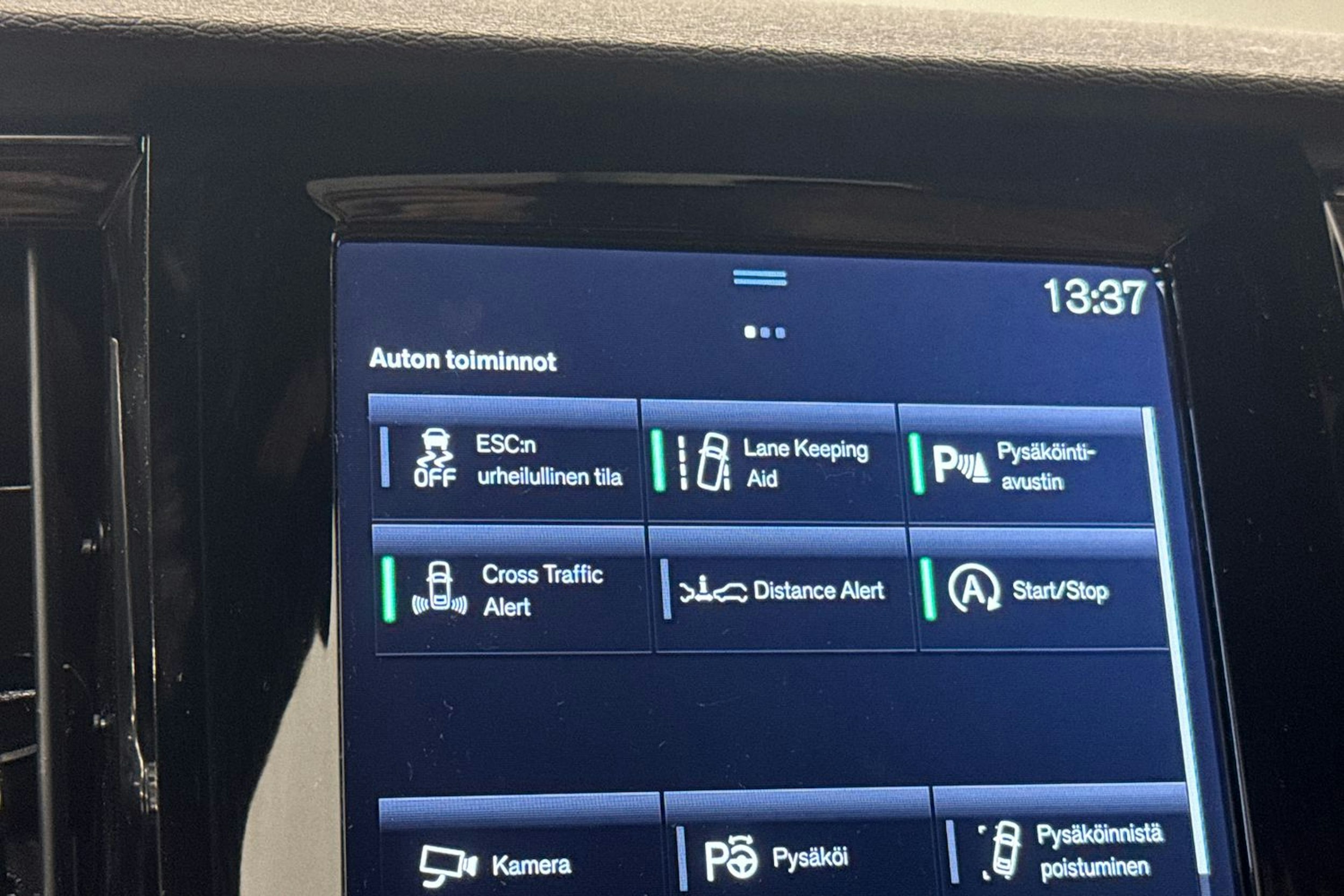 musta Volvo S90 2017 kuva 29.