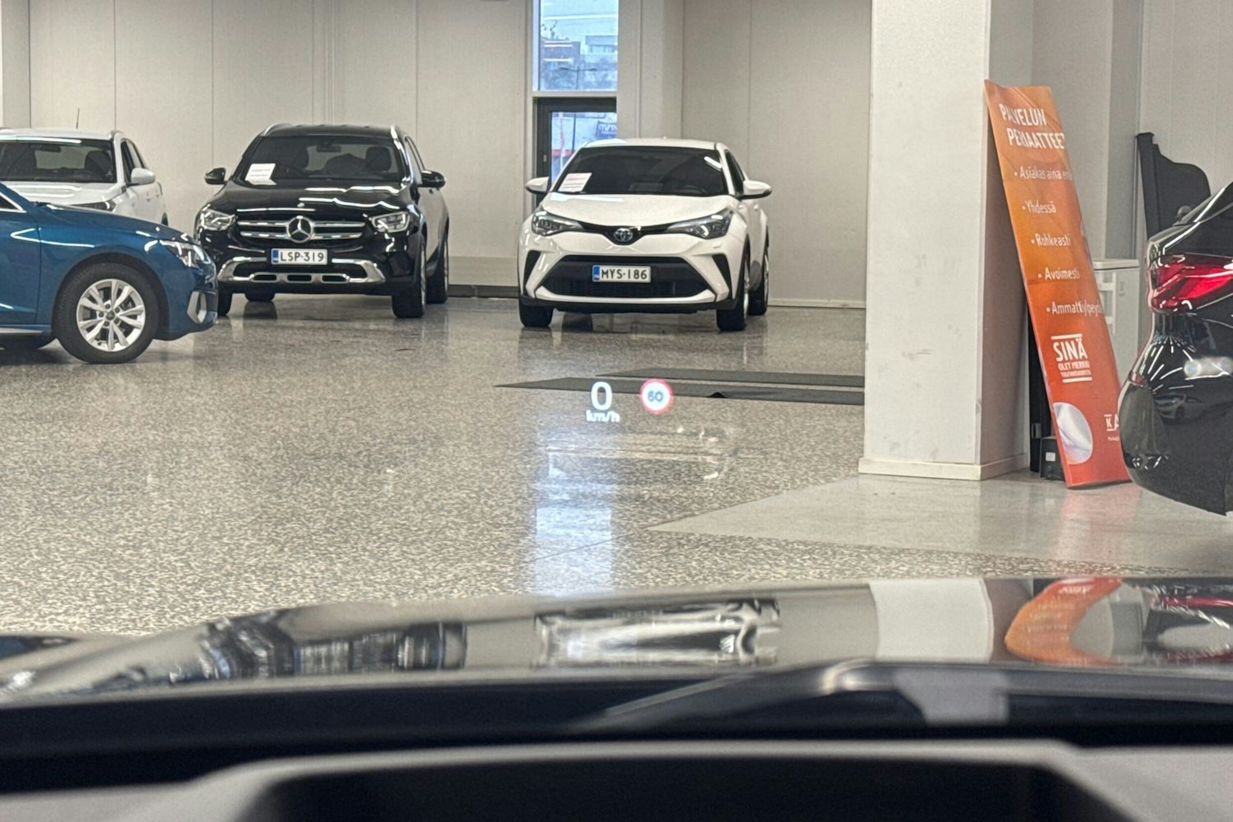 musta Volvo S90 2017 kuva 32.