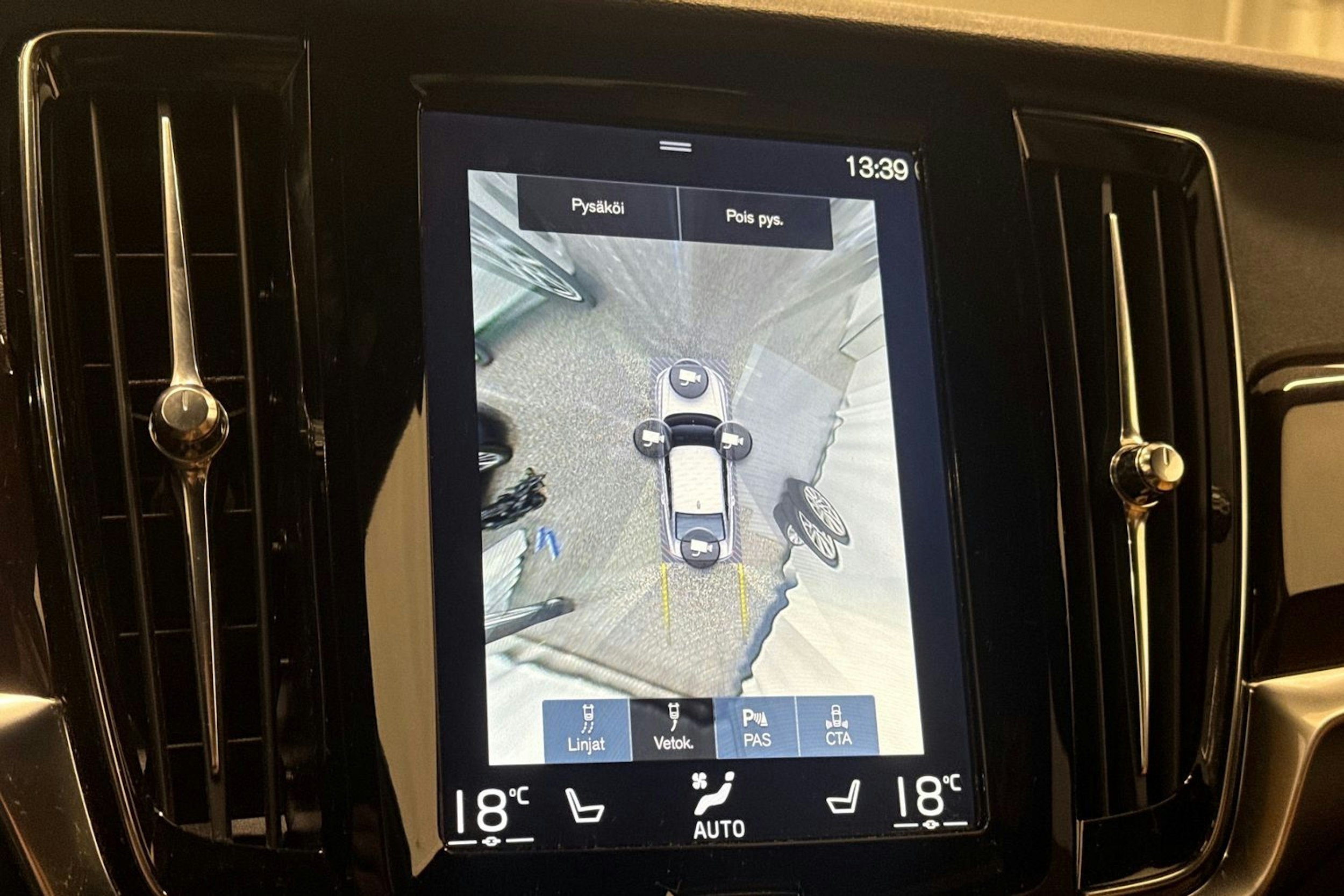 musta Volvo S90 2017 kuva 34.