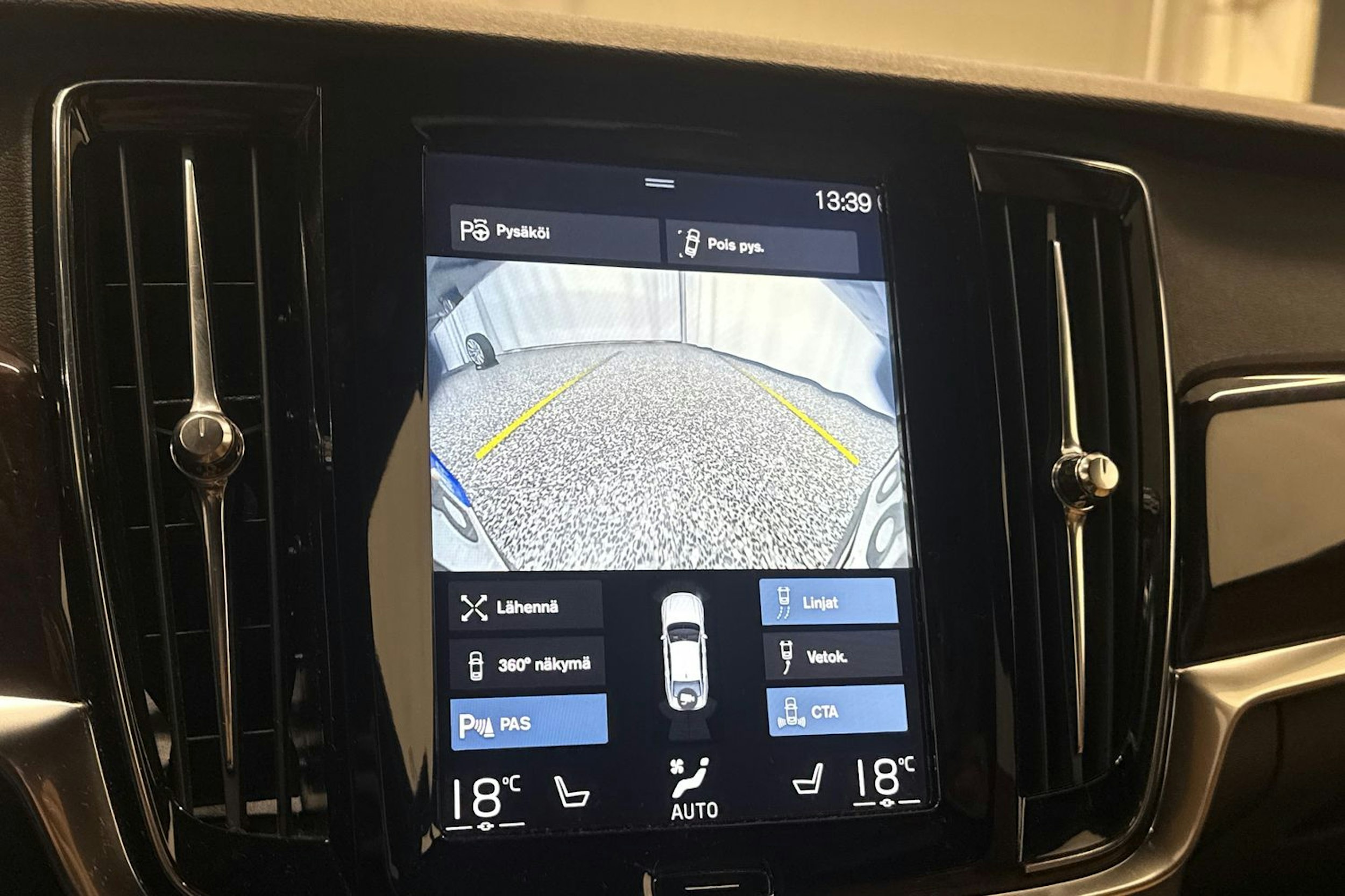 musta Volvo S90 2017 kuva 35.