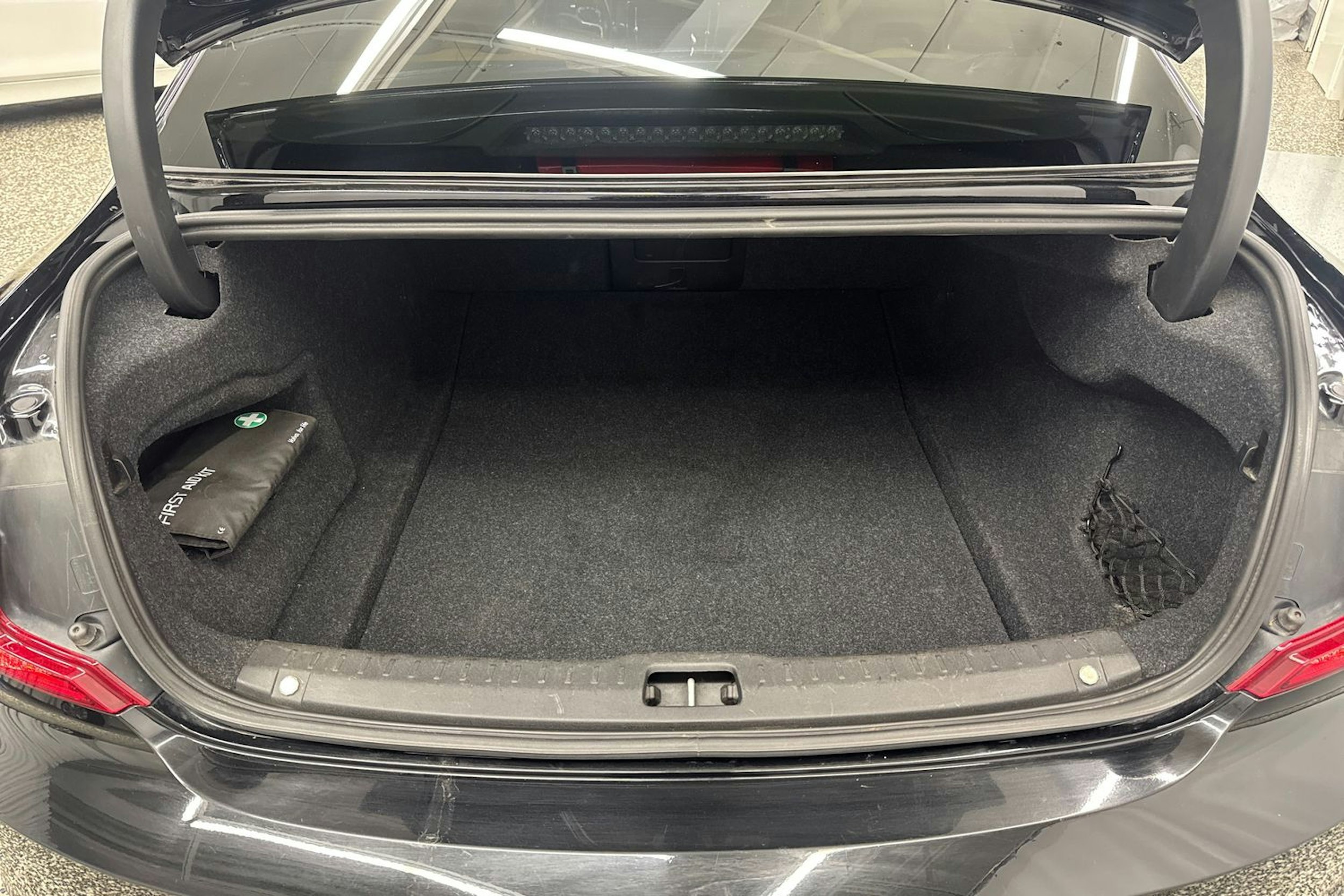 musta Volvo S90 2017 kuva 36.