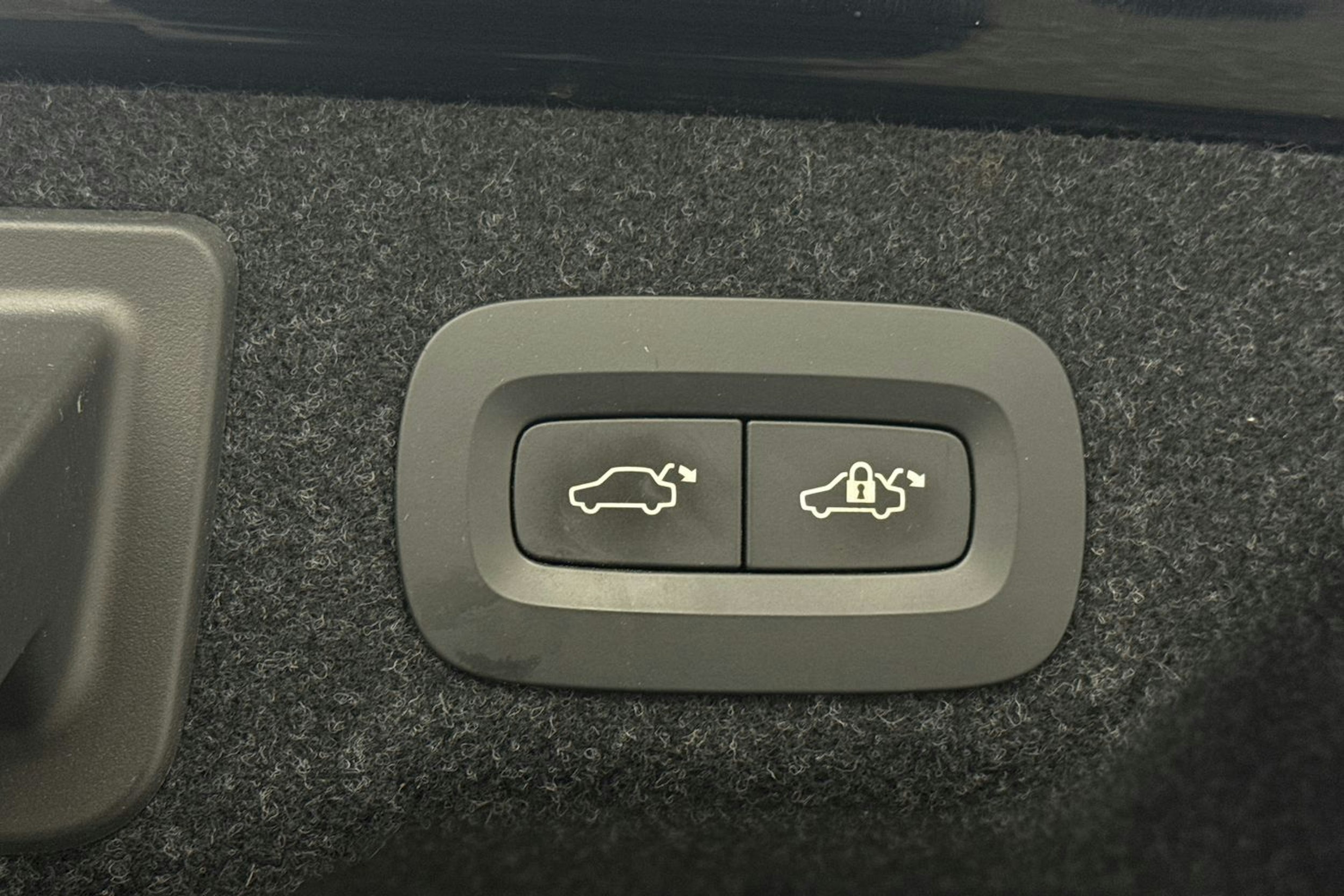 musta Volvo S90 2017 kuva 37.