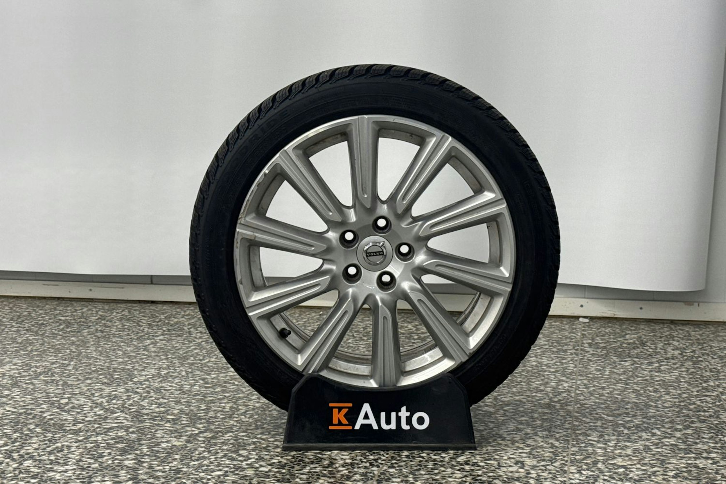 musta Volvo S90 2017 kuva 42.