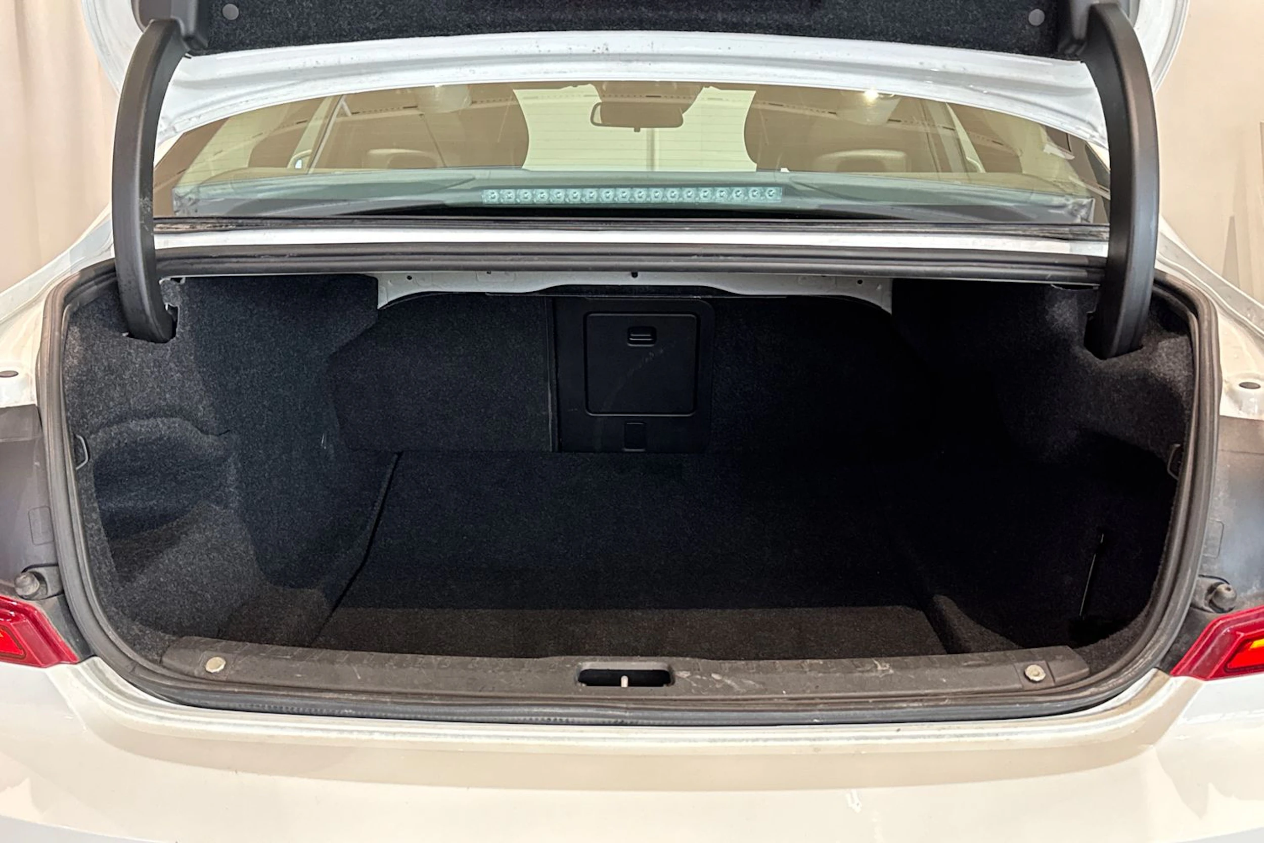valkoinen Volvo S90 2017 kuva 43.