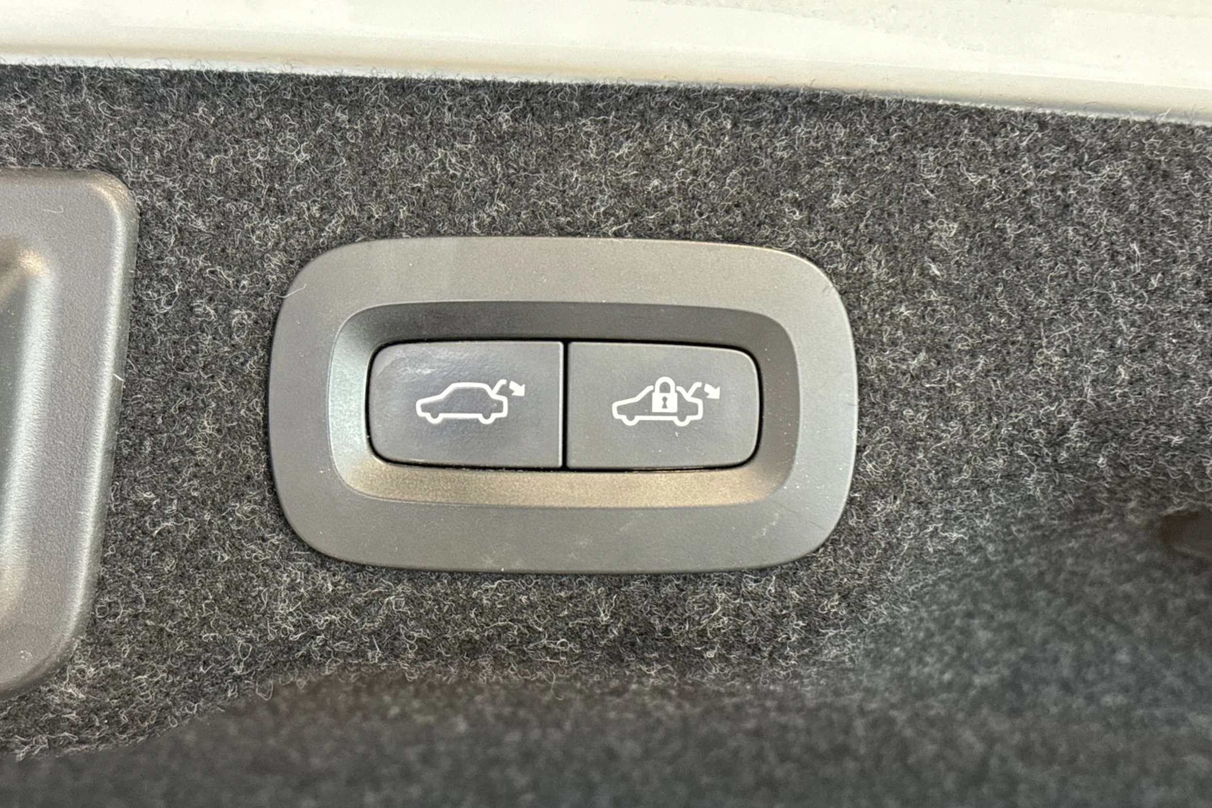 valkoinen Volvo S90 2017 kuva 44.