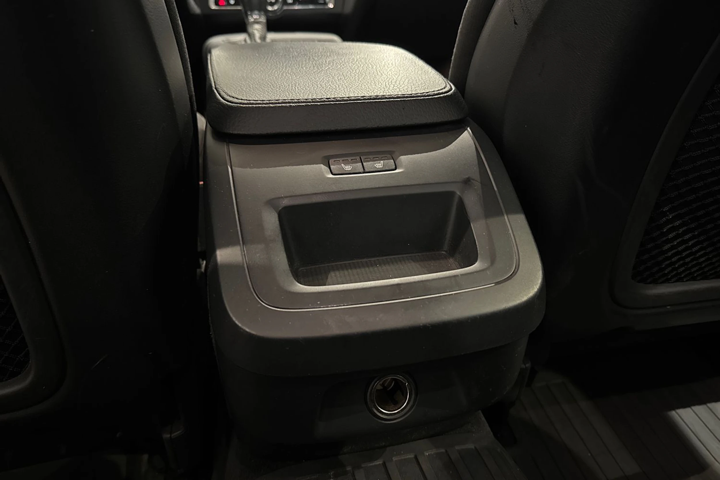 valkoinen Volvo S90 2017 kuva 46.