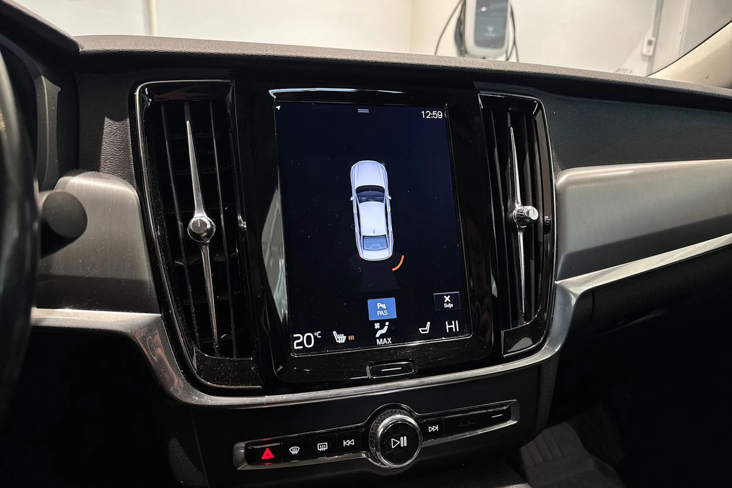 valkoinen Volvo S90 2017 kuva 49.