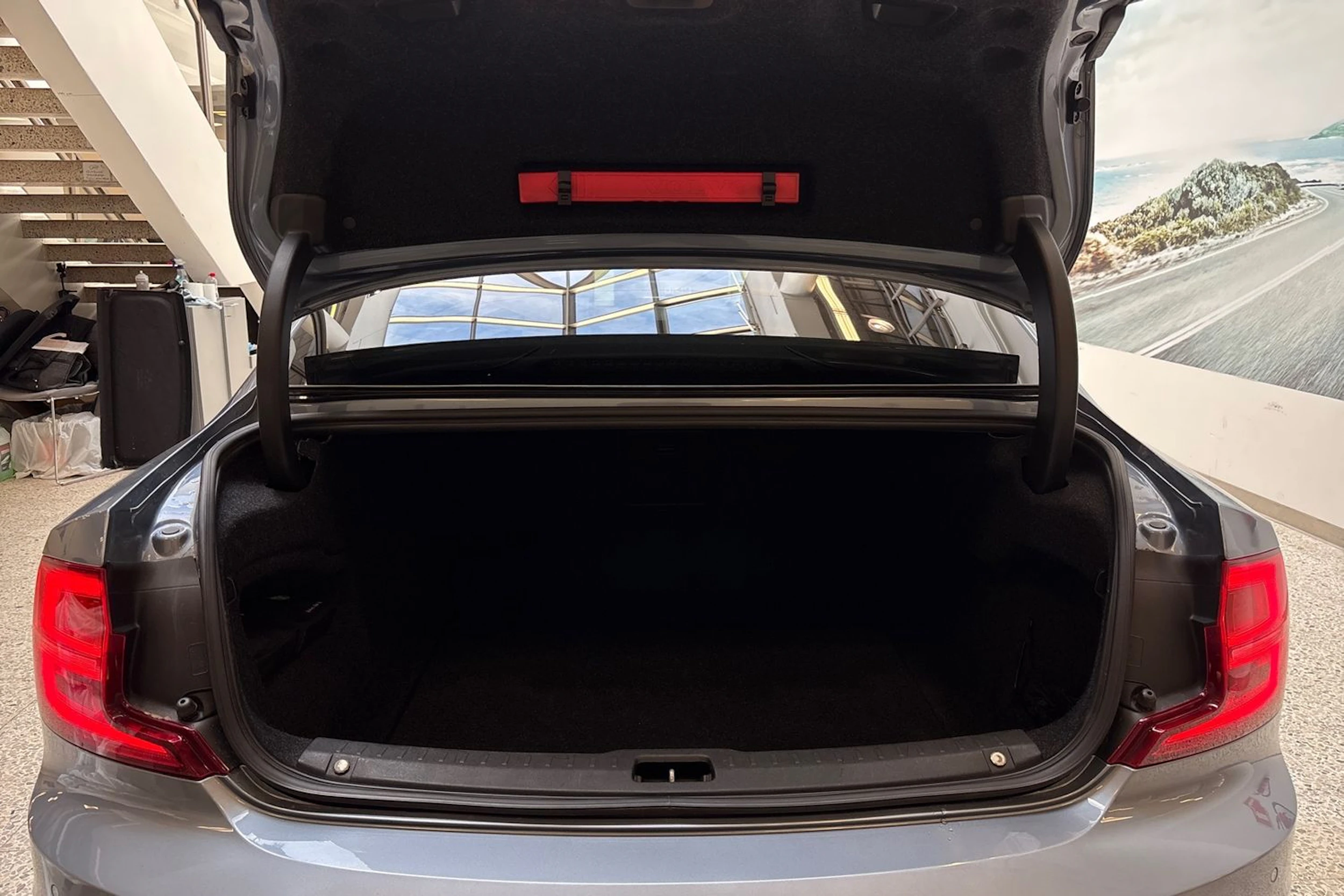 sininen Volvo S90 2017 kuva 12.