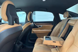 sininen Volvo S90 2017 kuva 15.