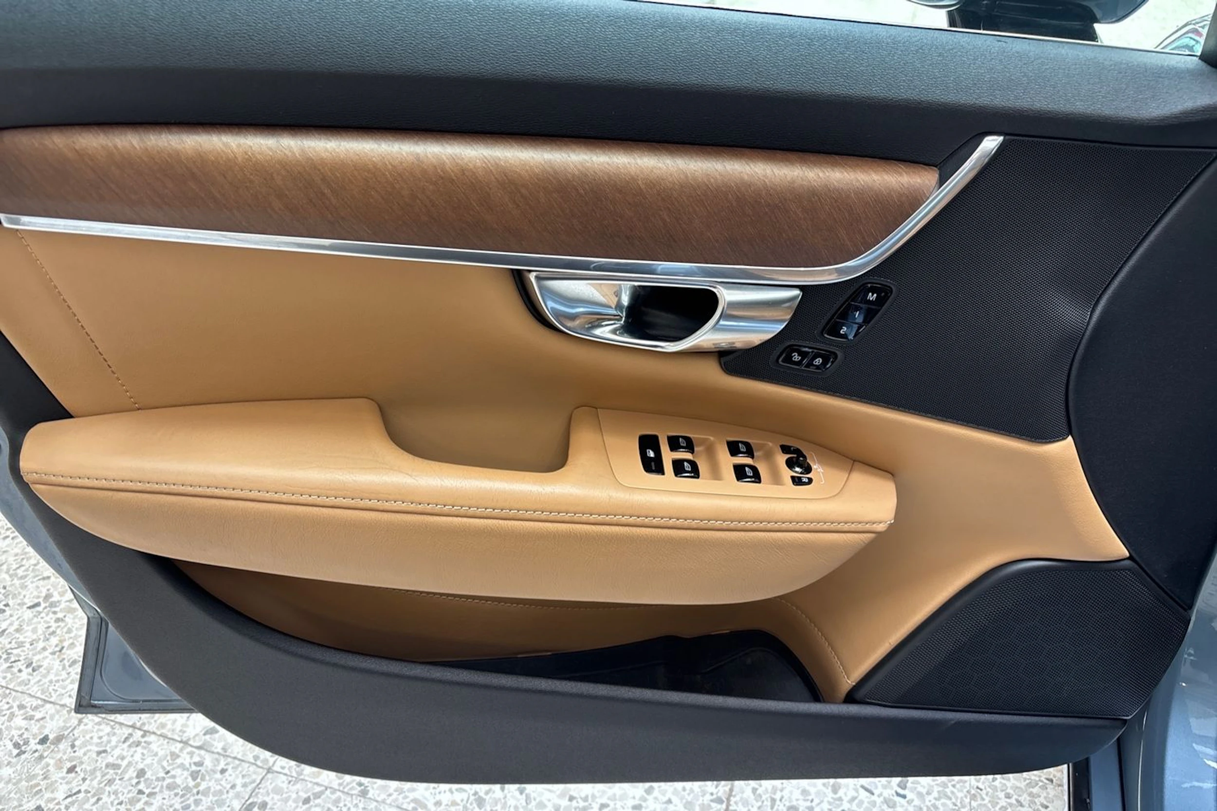 sininen Volvo S90 2017 kuva 16.